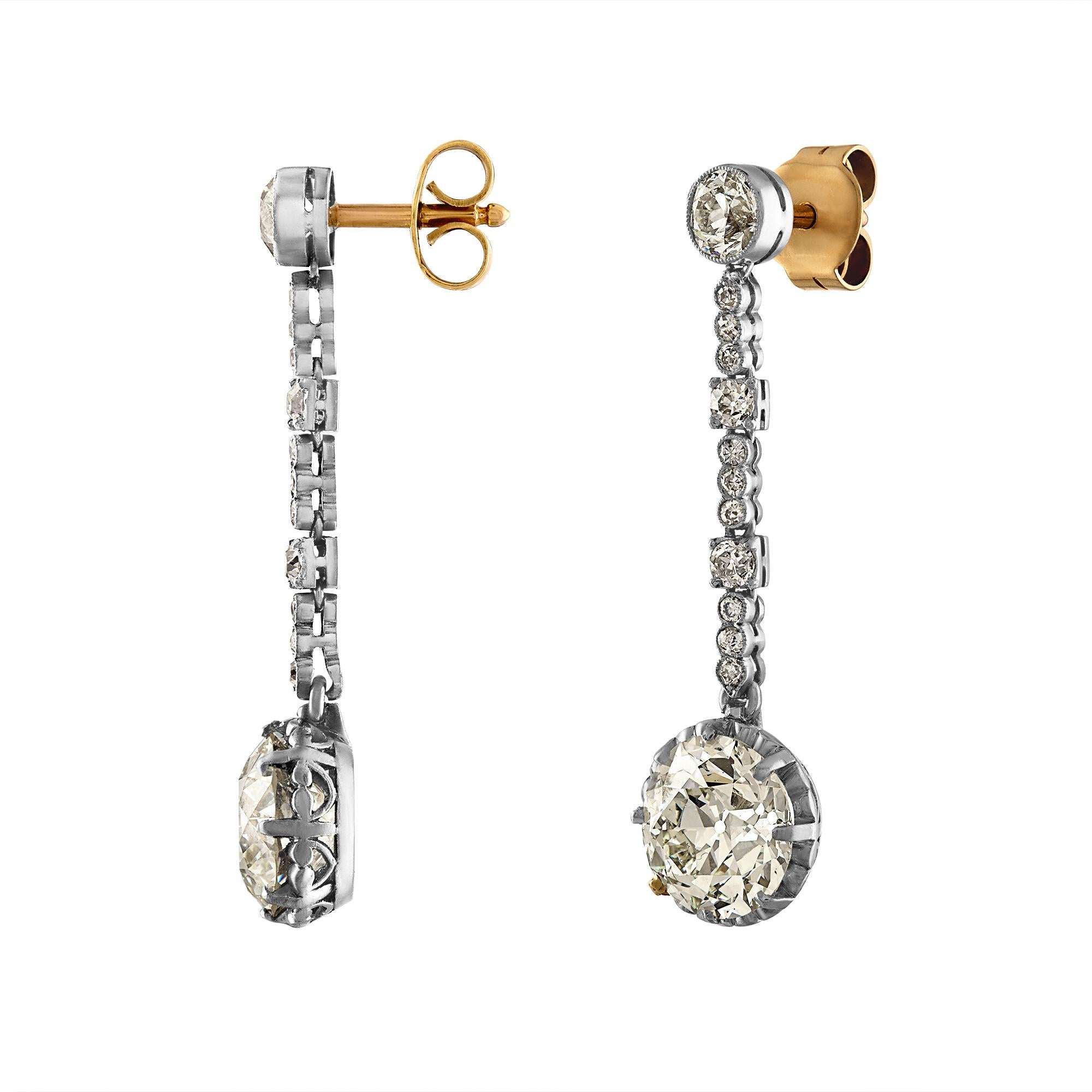 Art Deco 1920er Jahre GIA 6,53 Karat alte europäische Diamant-Tropfen-Ohrringe aus Platin (Art déco) im Angebot