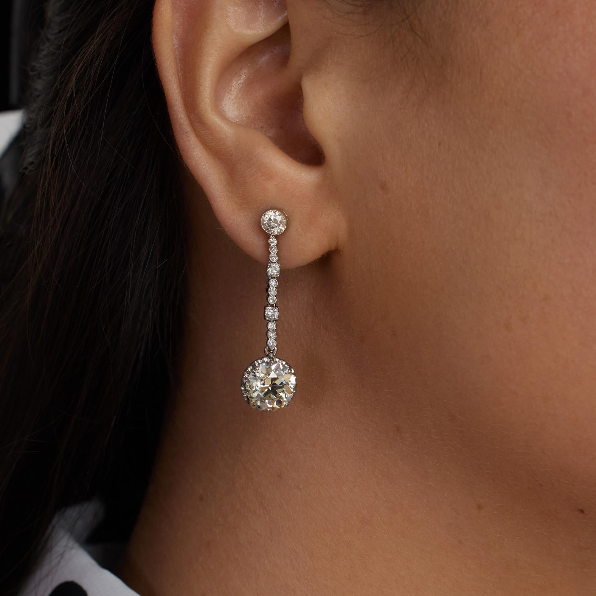 Art Deco 1920er Jahre GIA 6,53 Karat alte europäische Diamant-Tropfen-Ohrringe aus Platin im Angebot 2