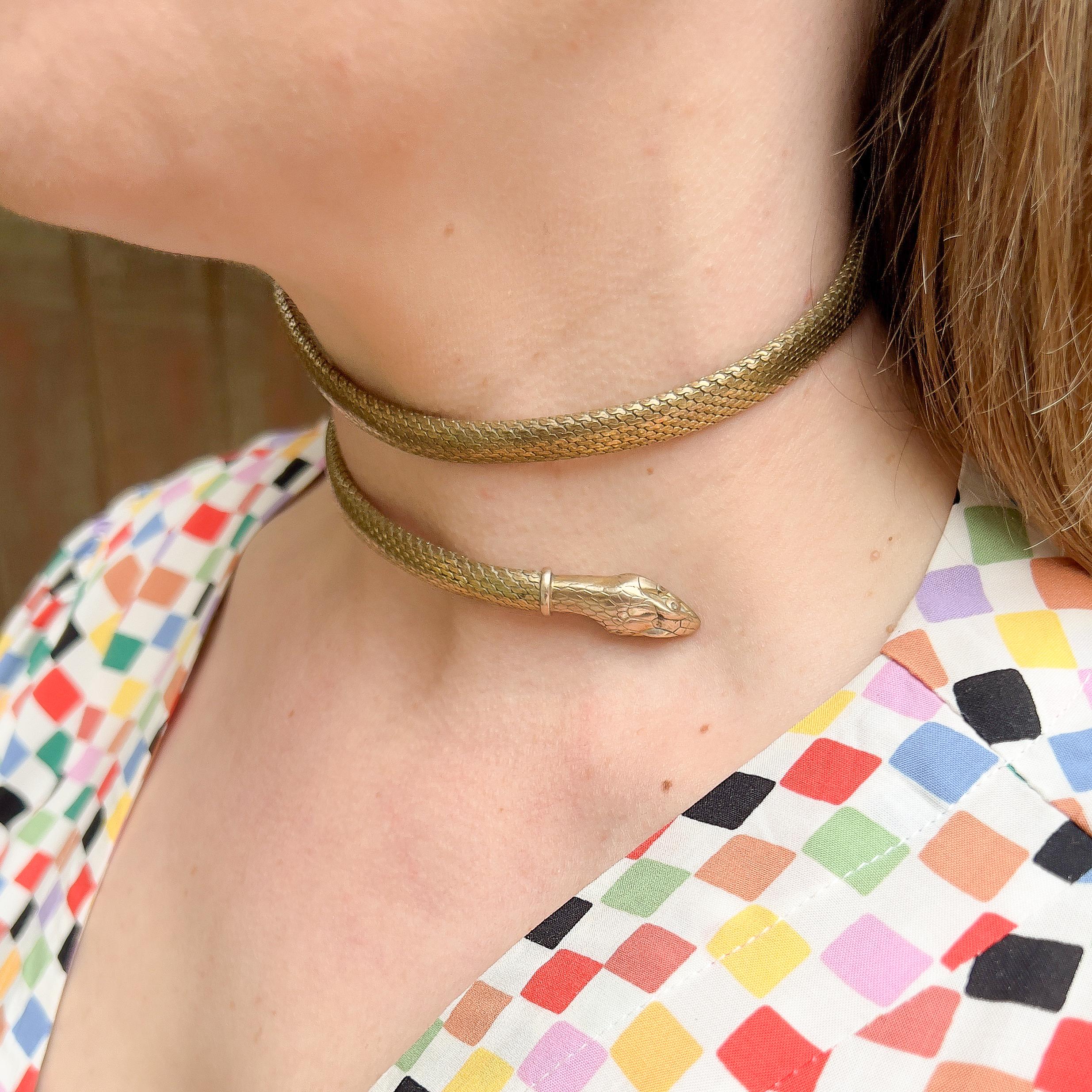 Art Deco 1920s Gold Plated Mesh Vintage Snake Choker In Good Condition For Sale In Skelmersdale, GB