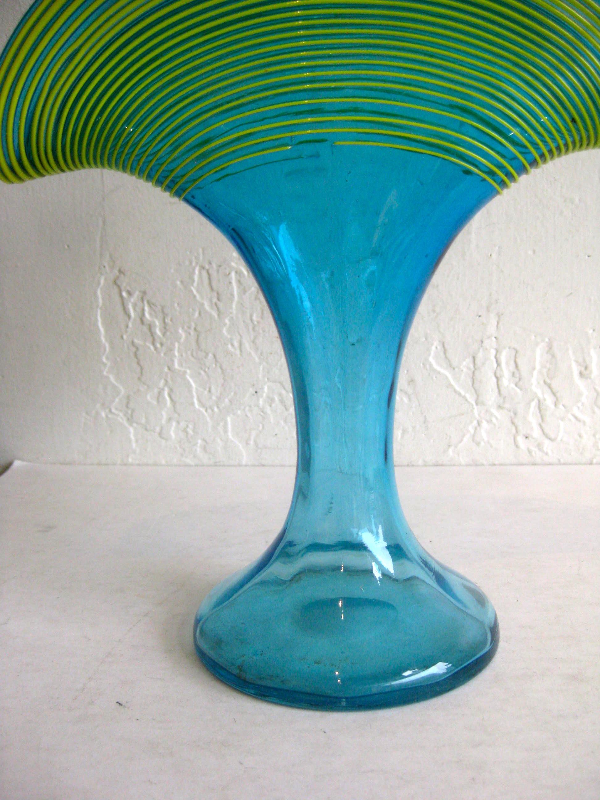 Tchèque Vase à éventail en verre cannelé « roseau » Kralik Bohemian Czech Art Déco des années 1920 en vente