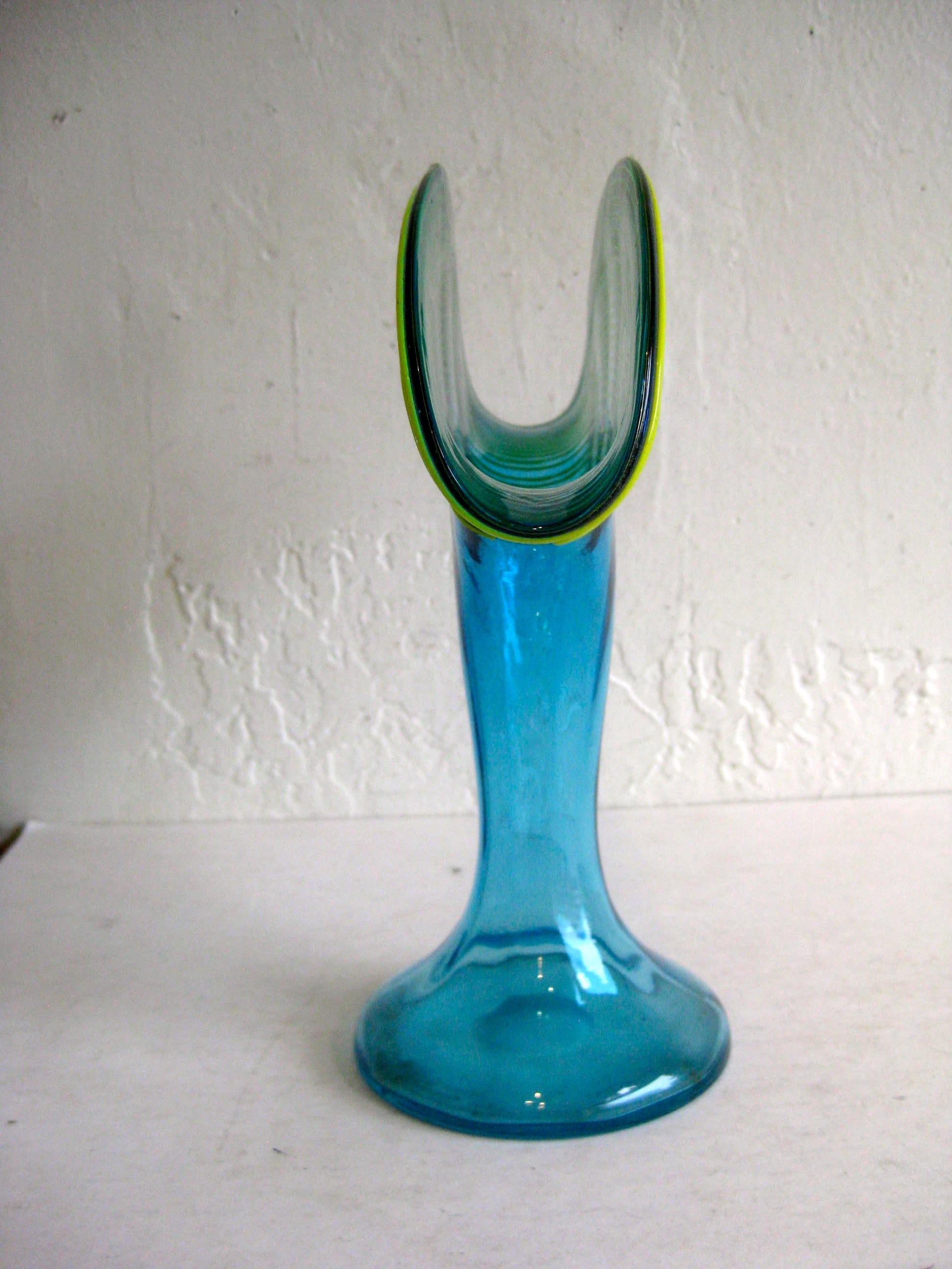 Verre d'art Vase à éventail en verre cannelé « roseau » Kralik Bohemian Czech Art Déco des années 1920 en vente