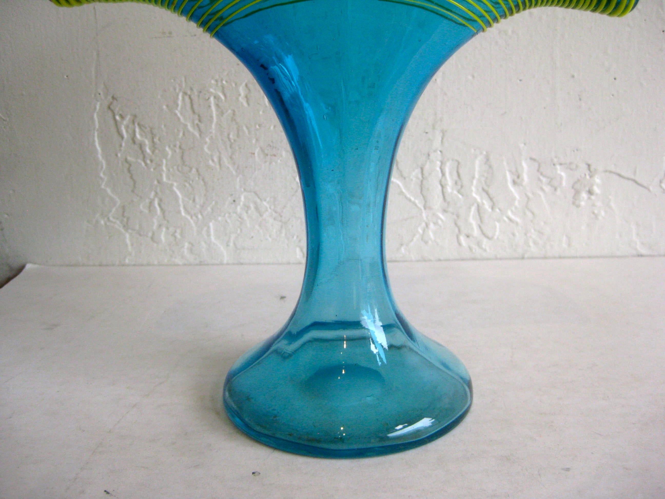 Vase à éventail en verre cannelé « roseau » Kralik Bohemian Czech Art Déco des années 1920 en vente 3