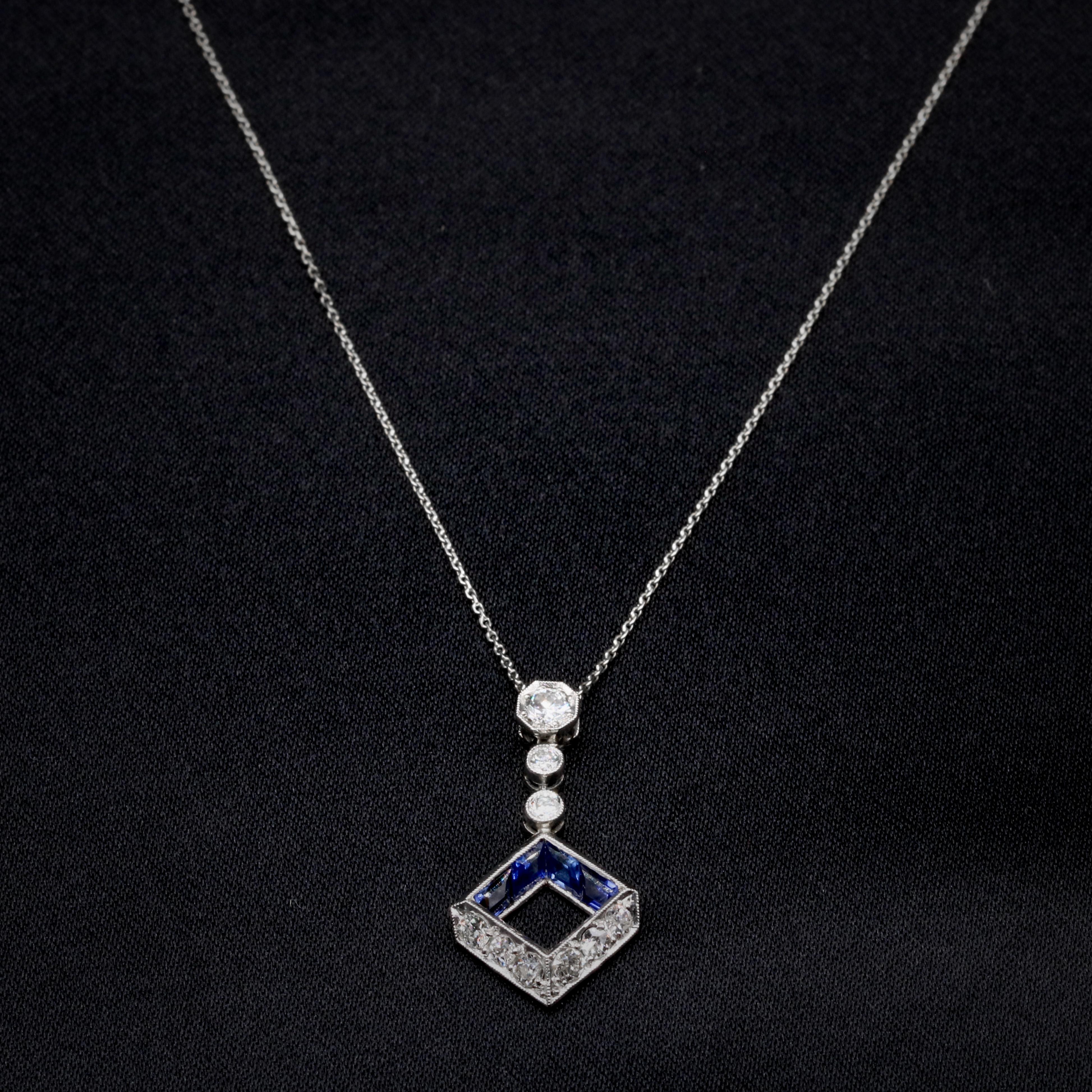 Taille vieille Europe Collier goutte Art déco des années 1920 en platine et or 18 carats avec saphirs et diamants de 1,12 gw en vente