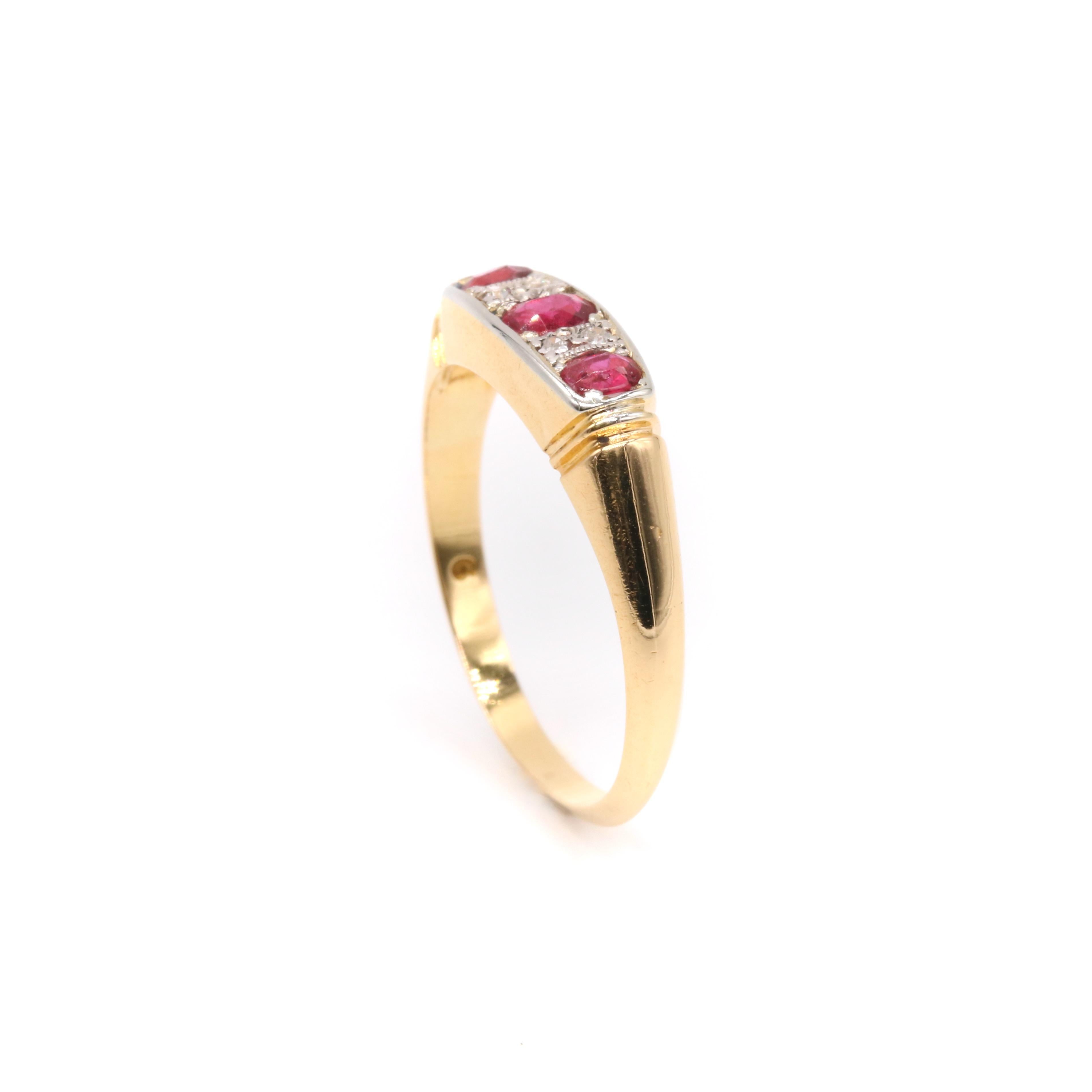 Art Deco 1920s Platinum and 18K Yellow Gold Ruby and Diamond 7 Stone Ring For Sale 3