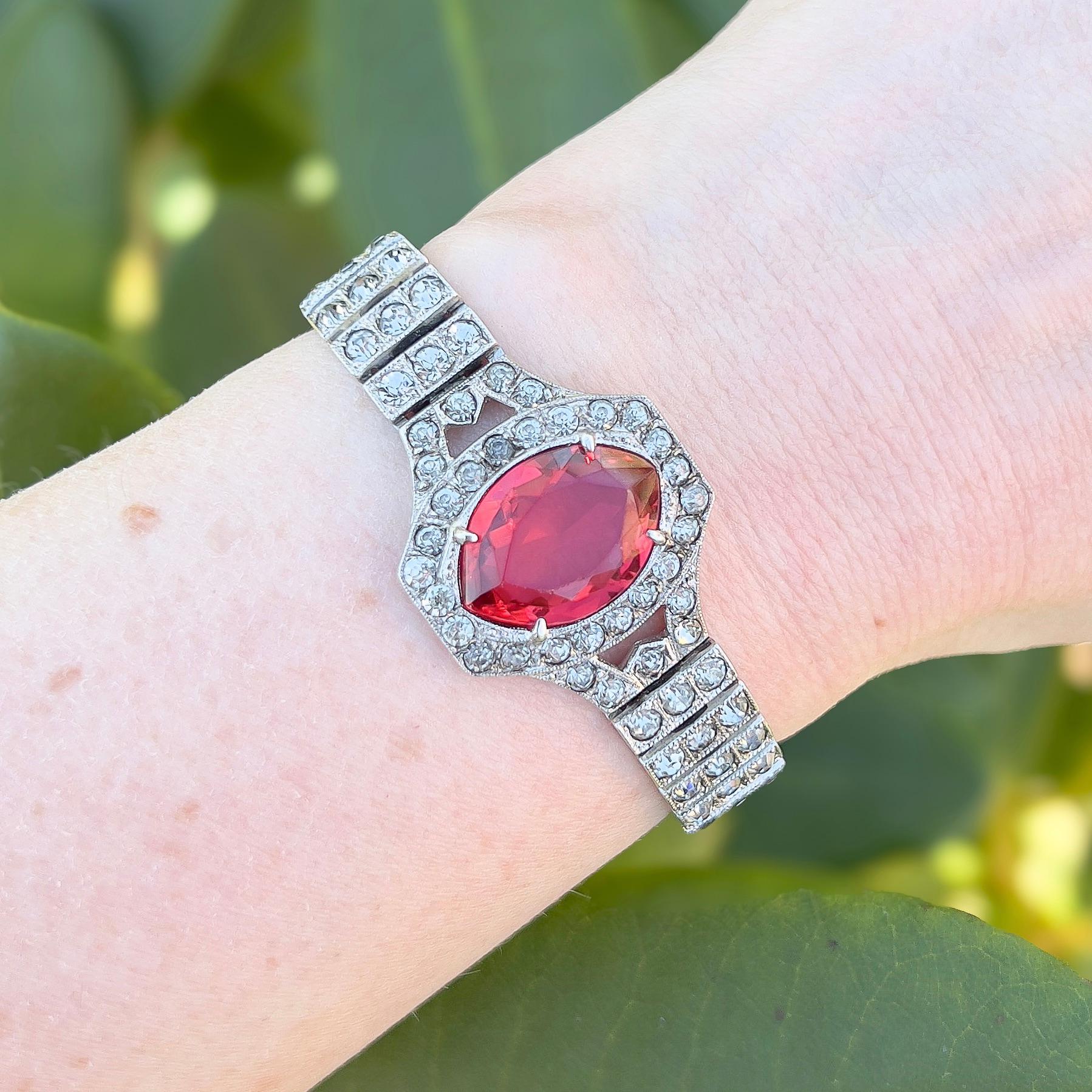 Bracciale vintage Art Deco 1920 in sterlina, pasta e vetro rosso In condizioni buone in vendita a Skelmersdale, GB