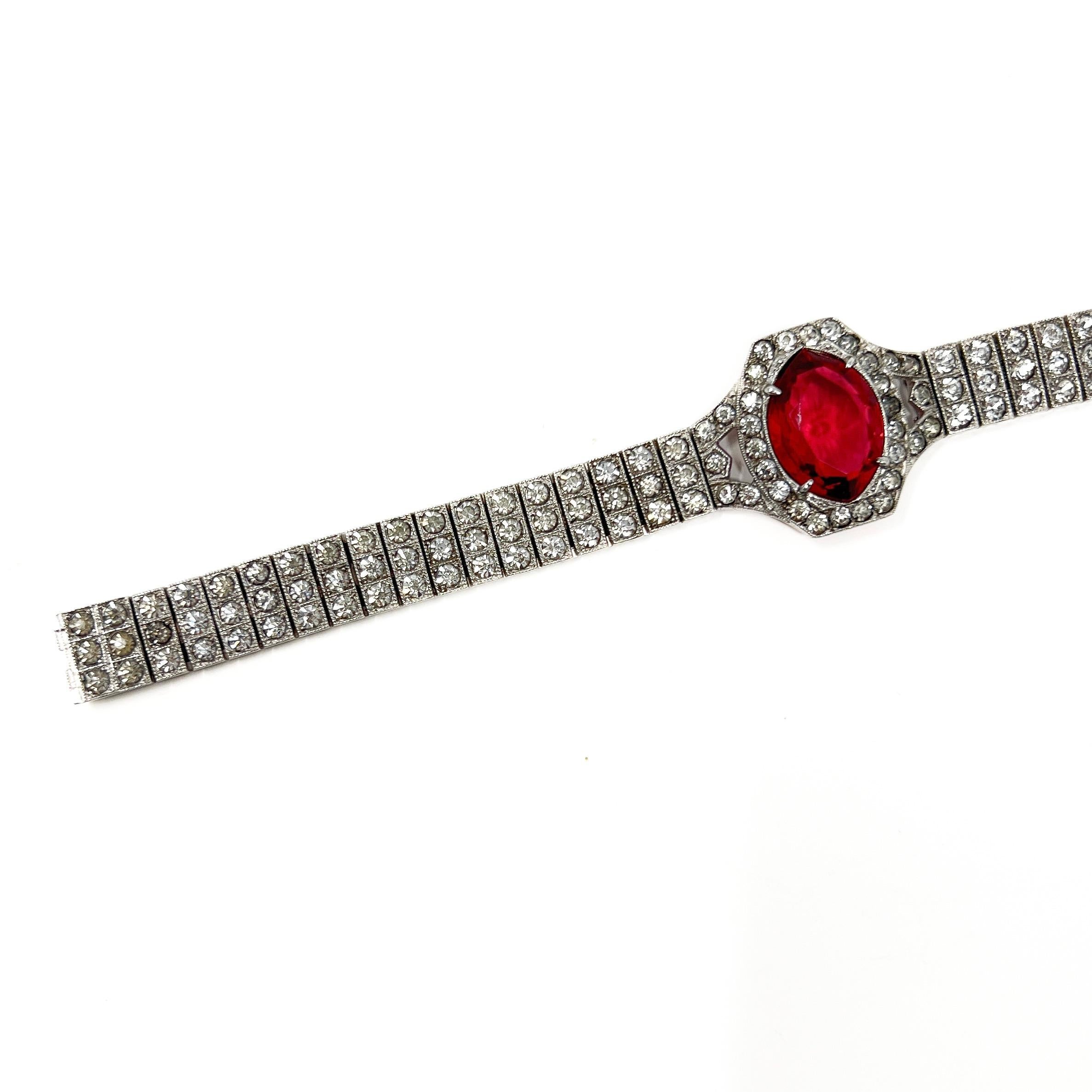 Bracciale vintage Art Deco 1920 in sterlina, pasta e vetro rosso in vendita 1