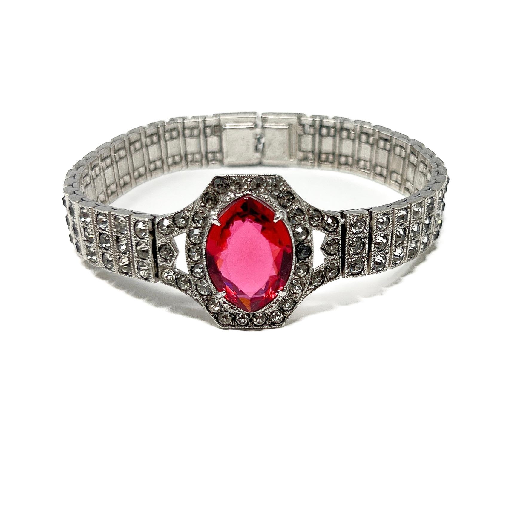 Bracciale vintage Art Deco 1920 in sterlina, pasta e vetro rosso in vendita