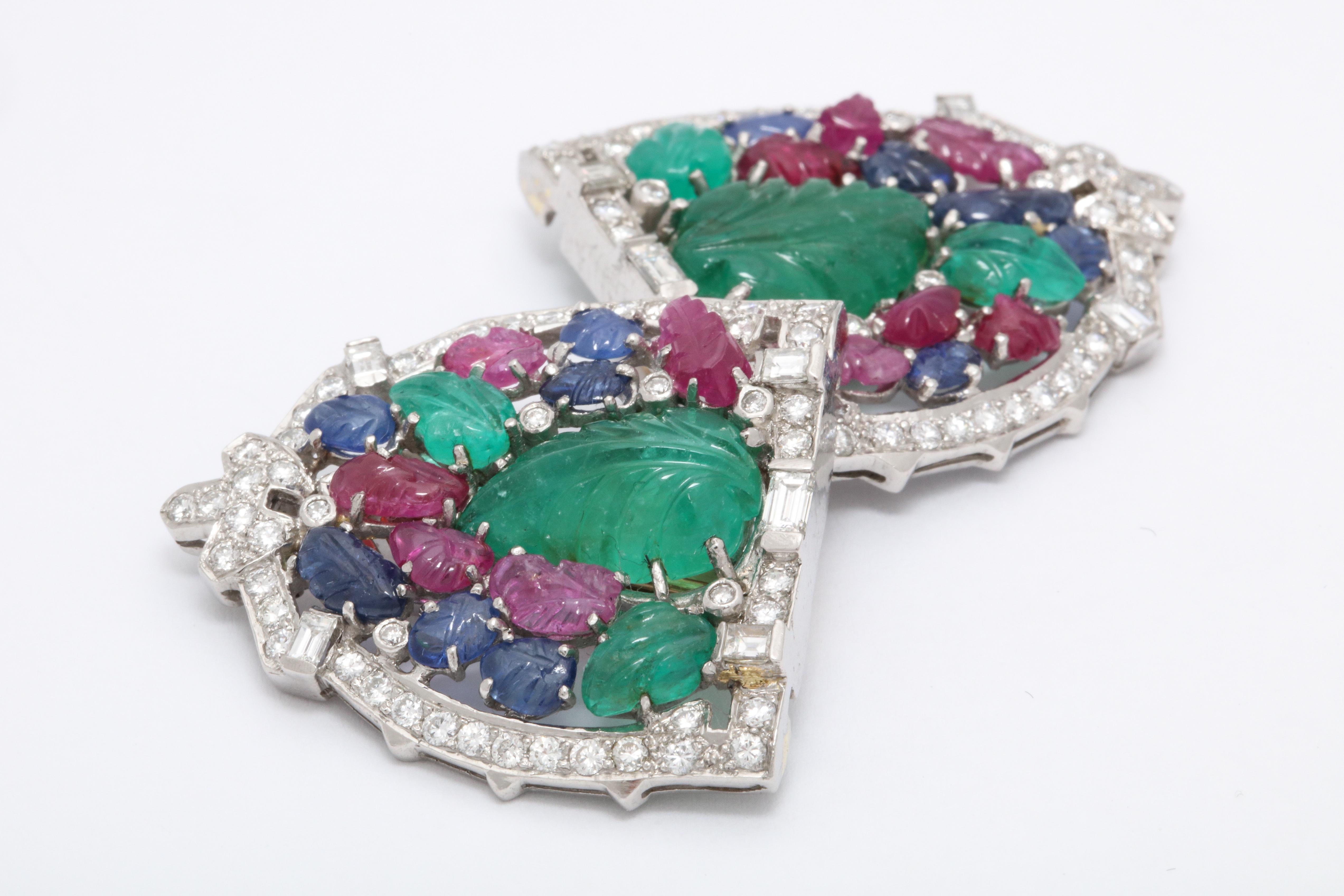 Art Deco 1920s Tutti Frutti Carved Emerald, Ruby Sapphire and Diamonds Earclips For Sale 3