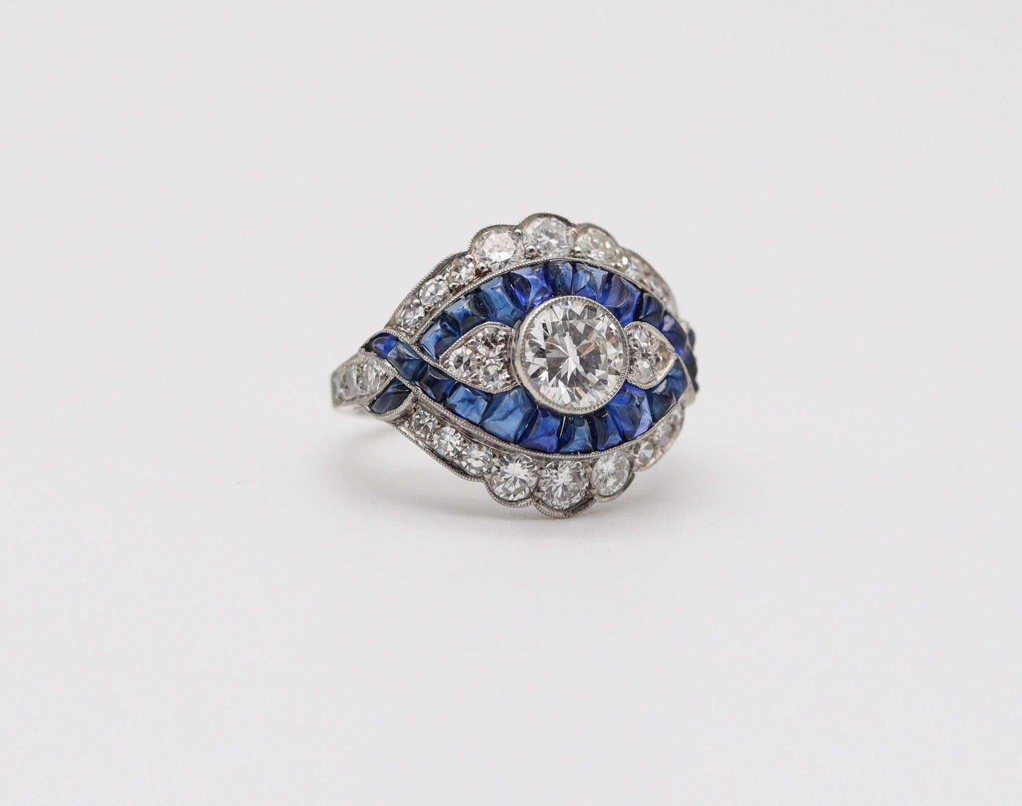 Art Déco ART DECO 1925-30 Anello da cocktail in platino con 2,85 carati di diamanti e zaffiri in vendita