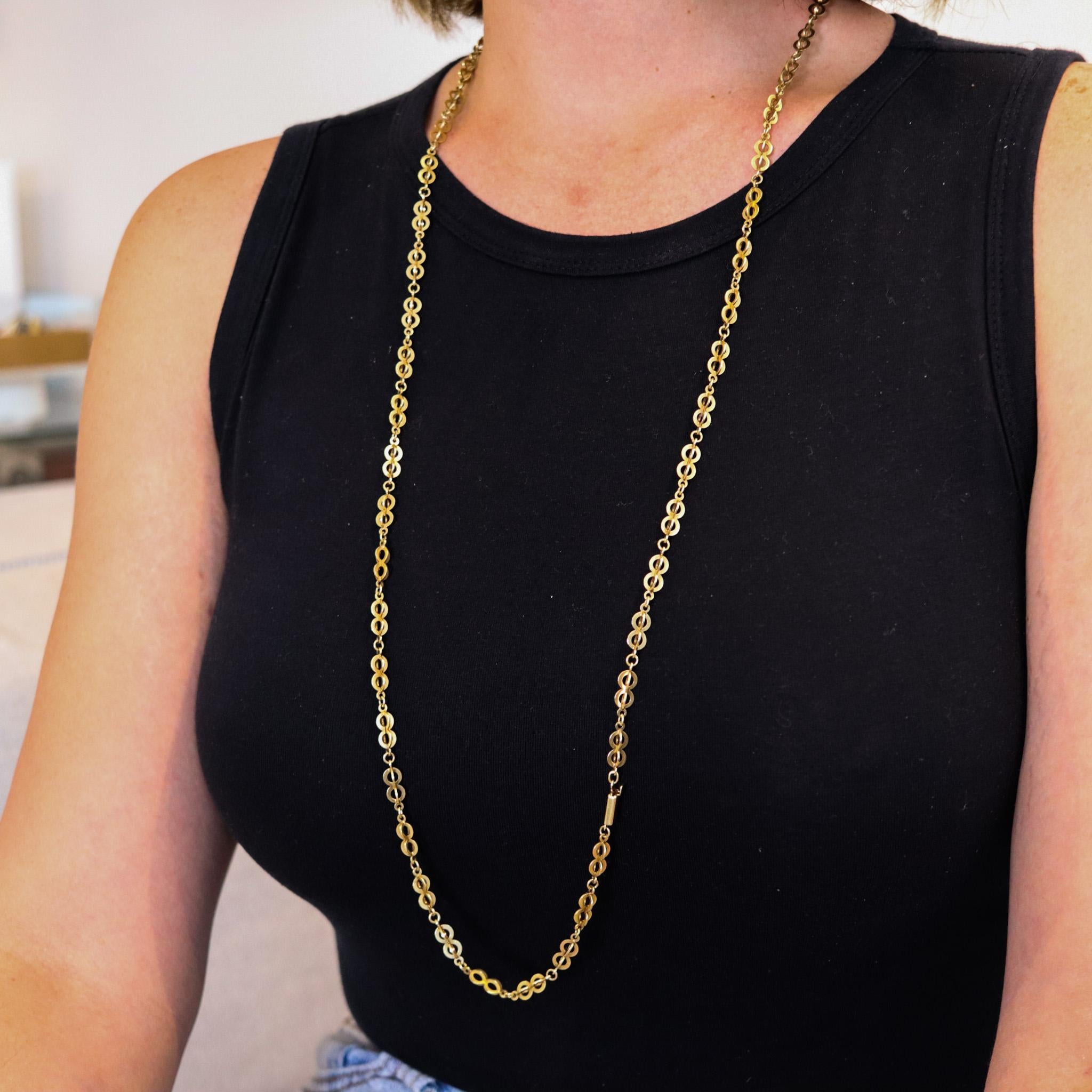 Art Deco 1925 Europäische geometrische lange Kette aus massivem 18 Karat Gelbgold im Art déco-Stil im Angebot 1