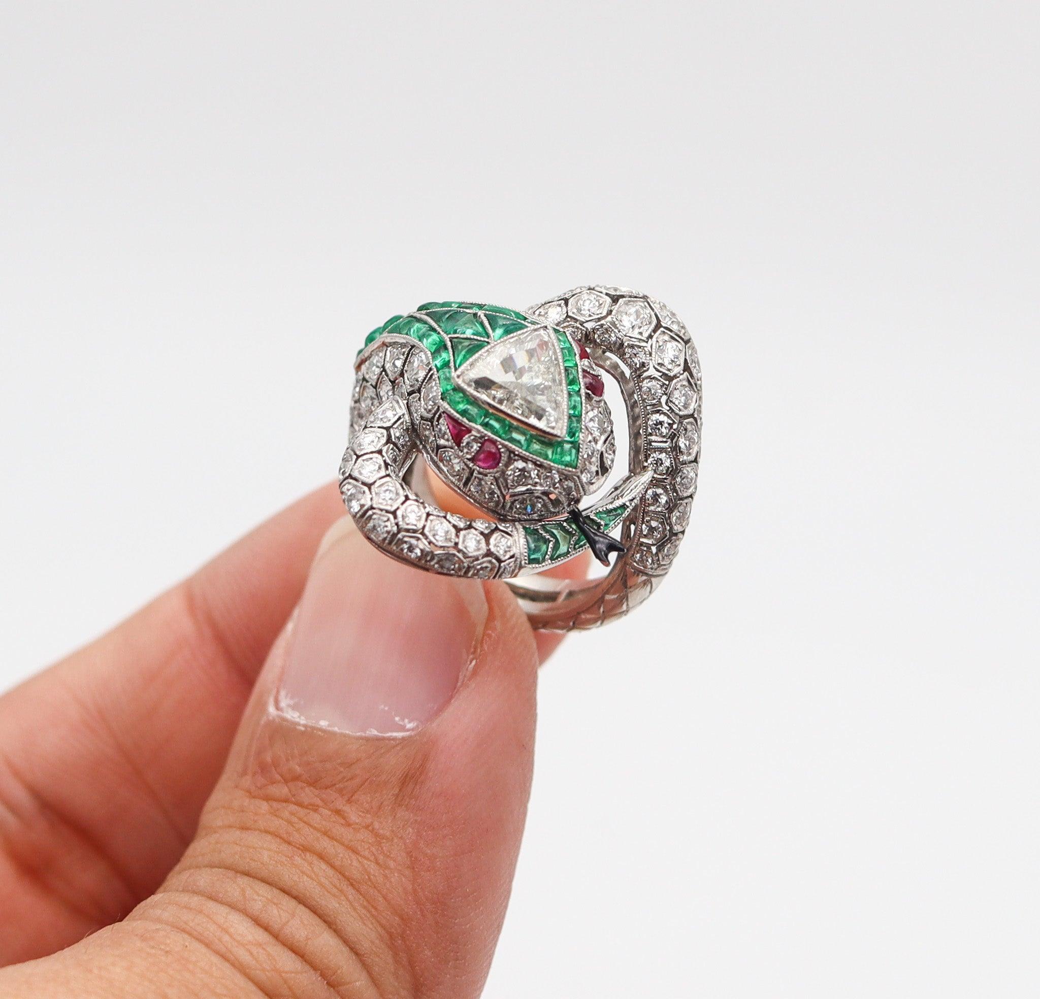 ART DECO 1925 Fabulous Snake Ring In Platinum And 6.47 Ctw Diamonds & Emeralds 4