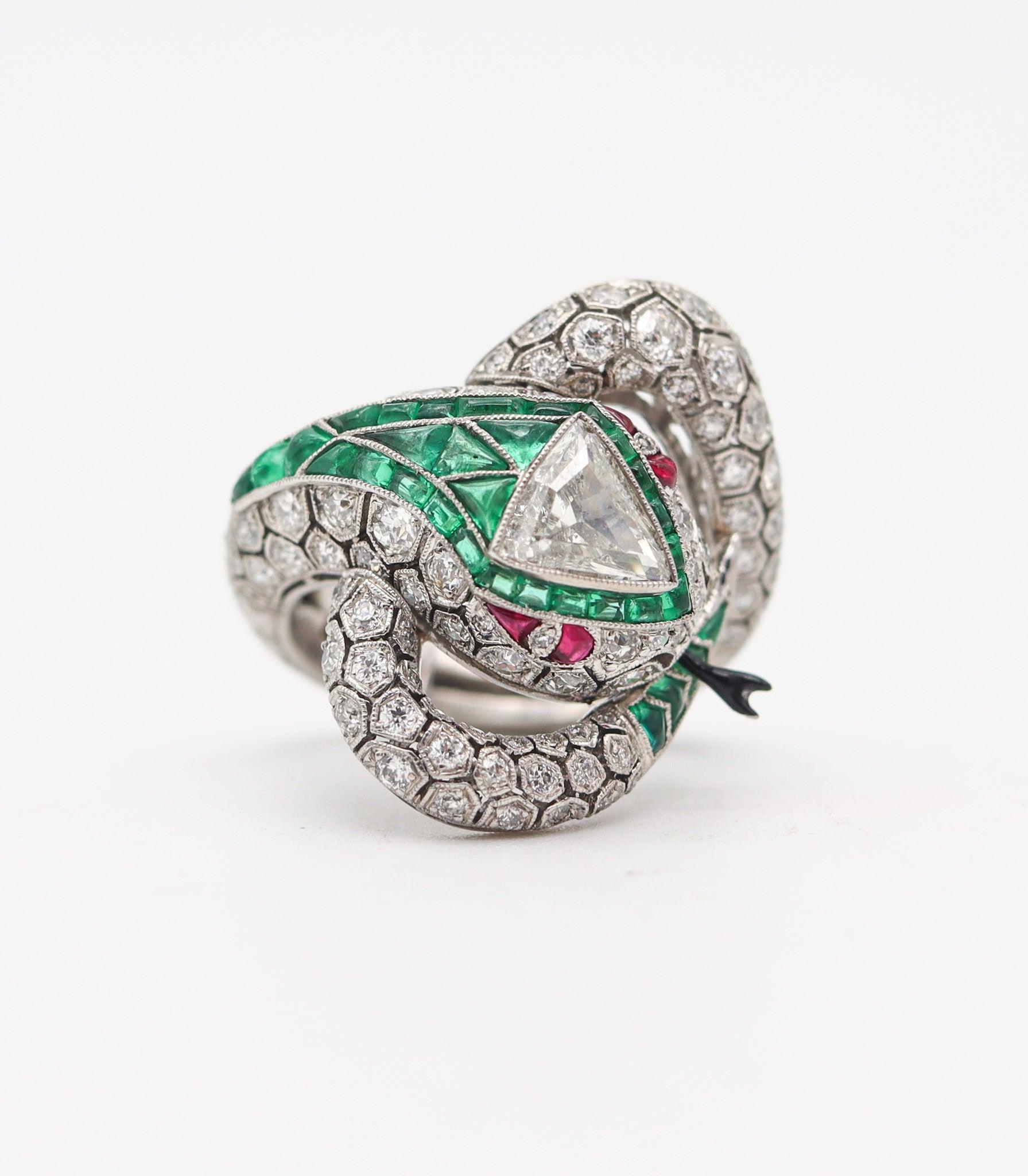 ART DECO 1925 Fabulous Snake Ring In Platinum And 6.47 Ctw Diamonds & Emeralds 3