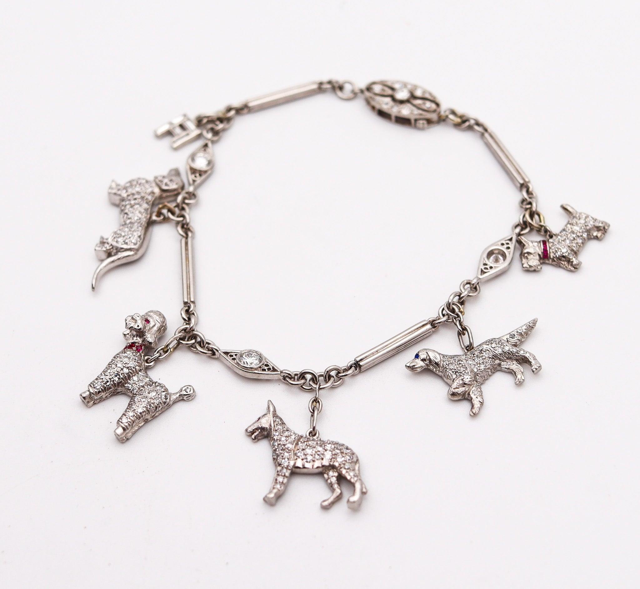 ART DECO 1925 Fünf Hunde-Charms-Armband aus Platin mit 4,03 Karat Diamanten (Alteuropäischer Schliff) im Angebot