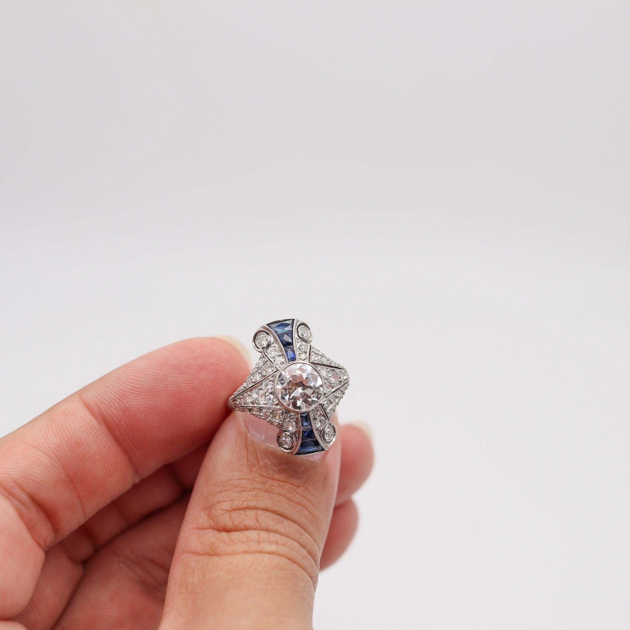 Donna Anello ART DECO 1925 in platino con 3,65 carati di diamanti e zaffiri in vendita