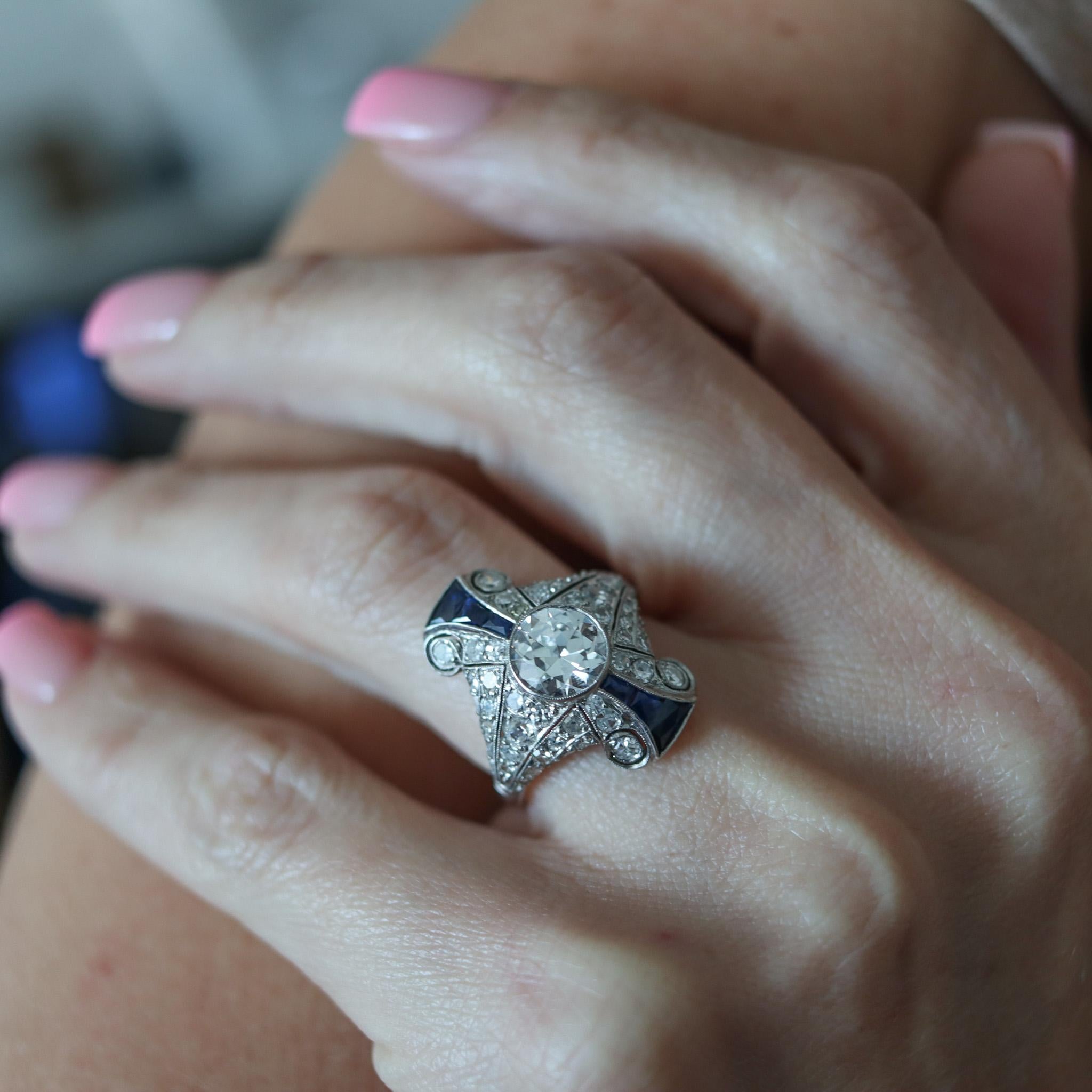 Anello ART DECO 1925 in platino con 3,65 carati di diamanti e zaffiri in vendita 1