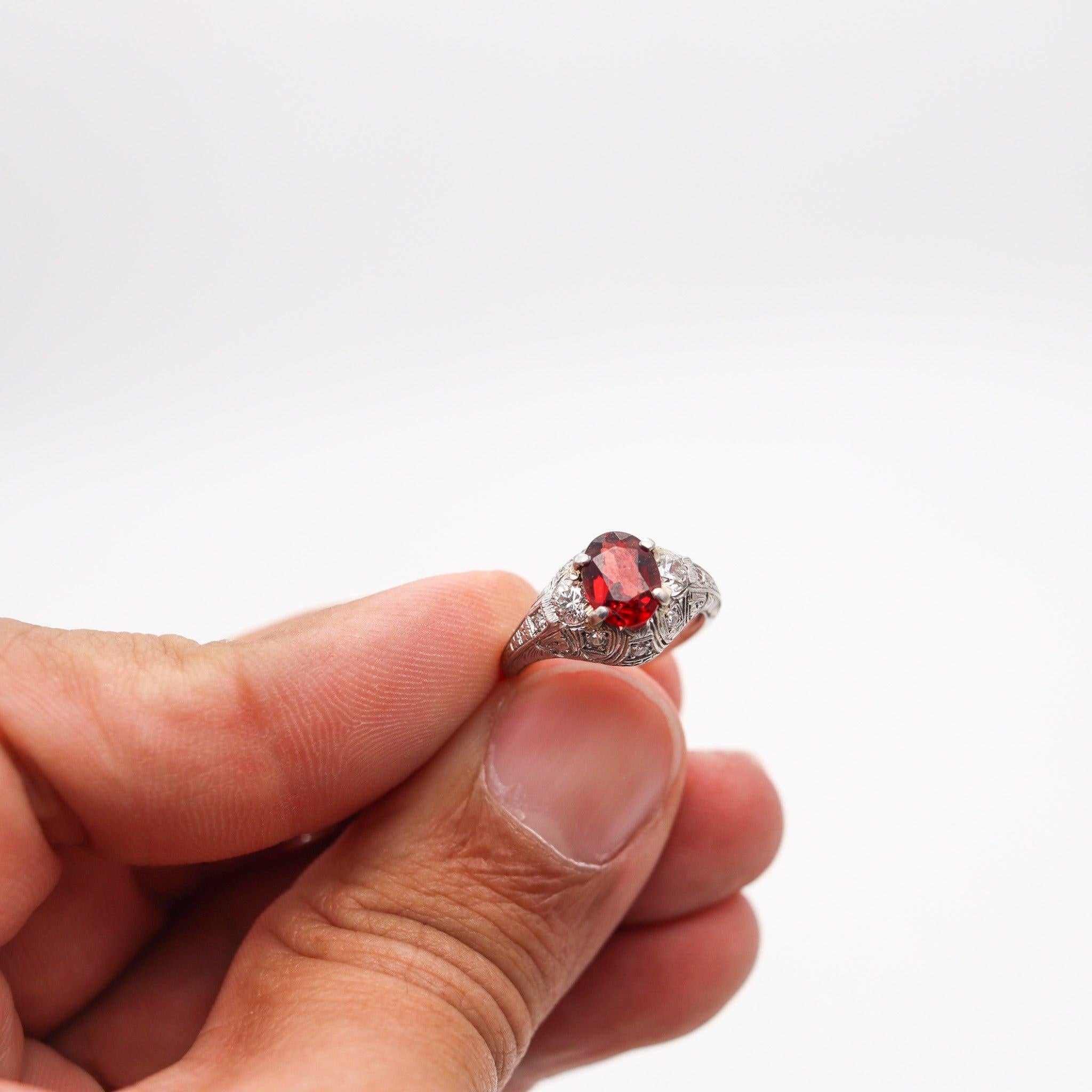 ART DECO 1925 Ring In .900 Platinum With 1.22 Cts In Diamonds And Red Garnet For Sale 1