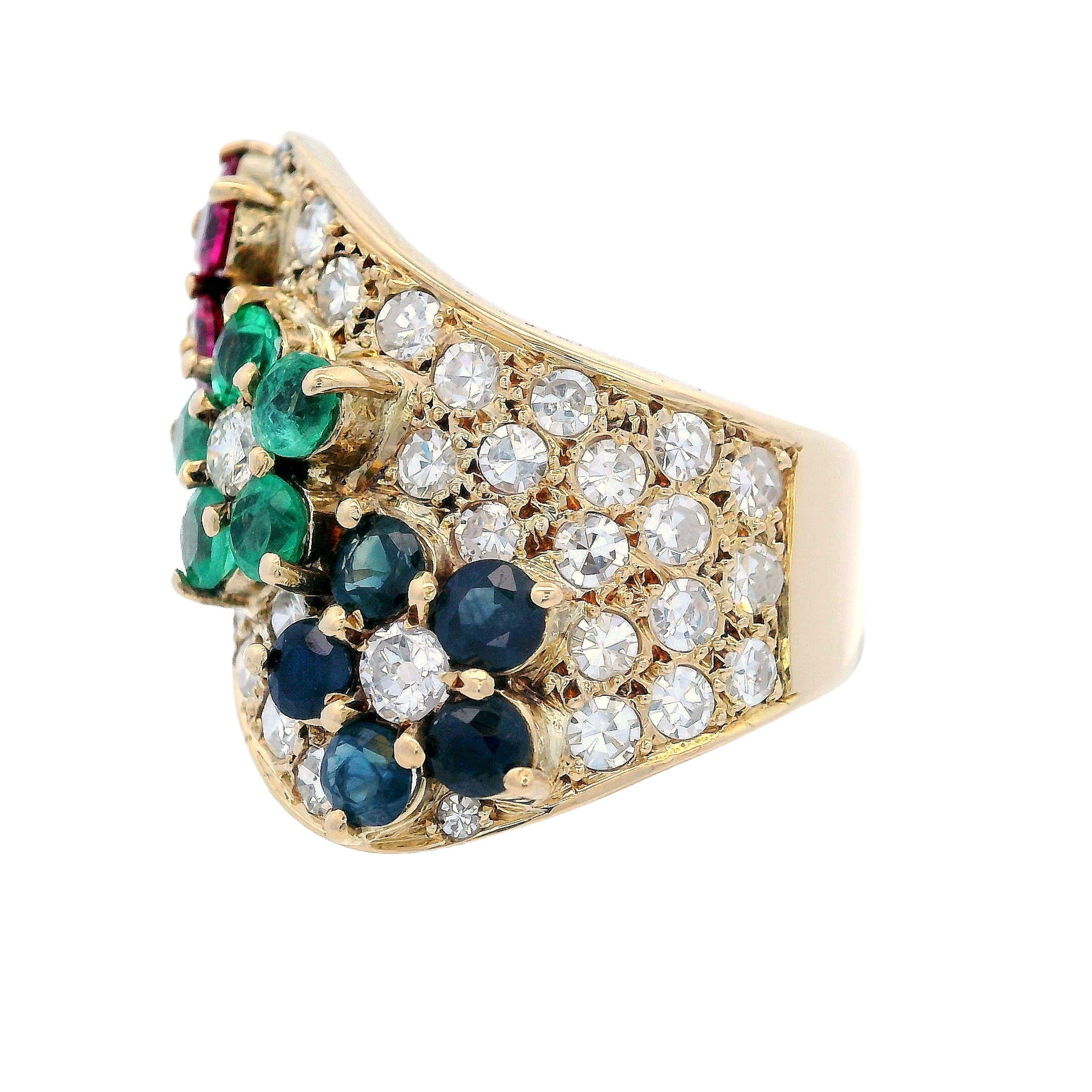 Art Deco 1930 Ring aus 18 Karat Gelbgold mit Diamanten, Rubinen, Saphiren und Smaragden (Art déco) im Angebot
