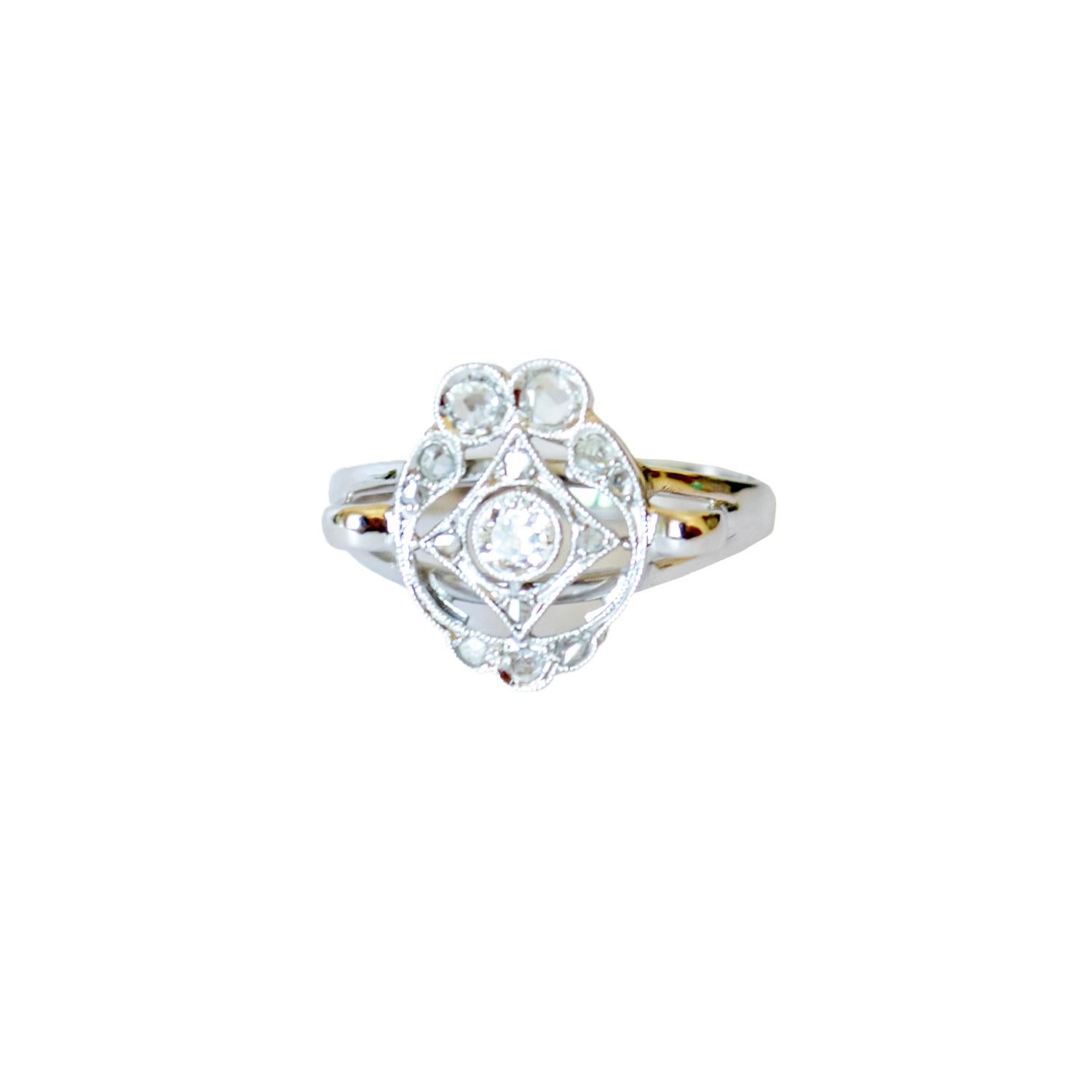 Women's Art Deco 1930-1935 Diamond 18K Gold Ring For Sale