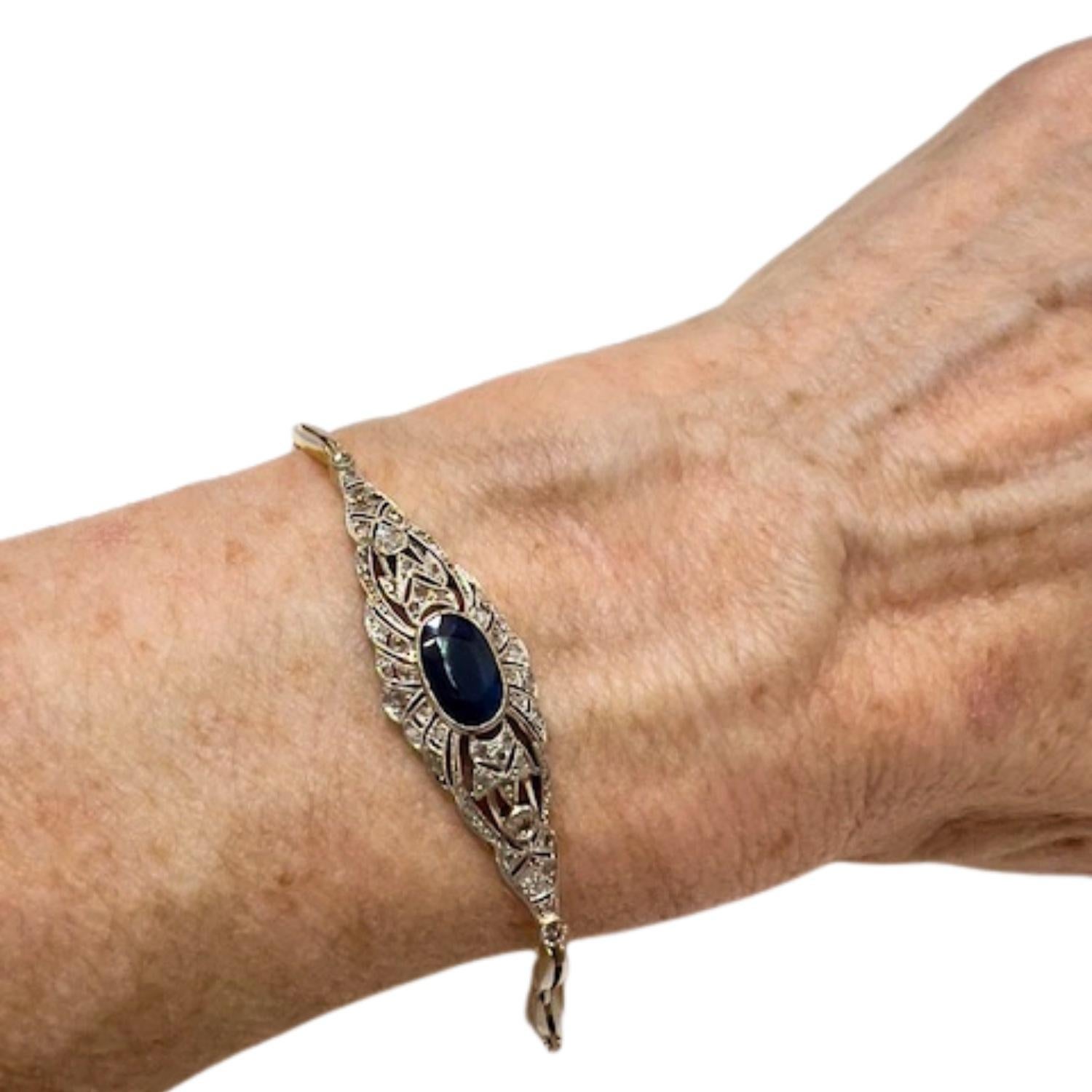 Art Deco 1930-1935  Diamond & Sapphire Gold and Platinum Bracelet In Good Condition In MADRID, ES