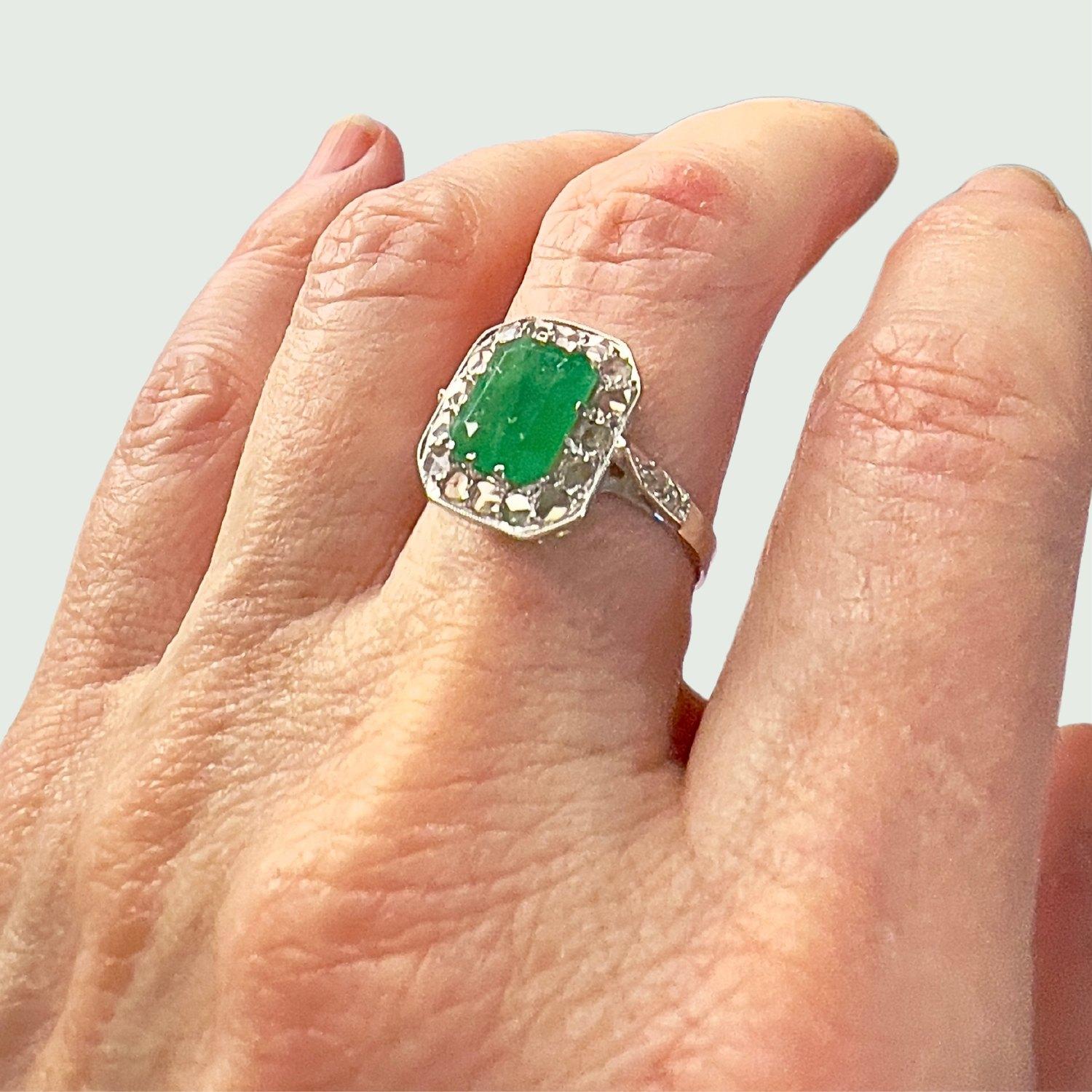 Emerald Cut Art Deco 1930-1935 Diamonds and Emerald white Gold Ring For Sale