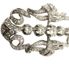 Art Deco 1930-1935 with 10.64 ct Diamonds 18k Gold Brooch