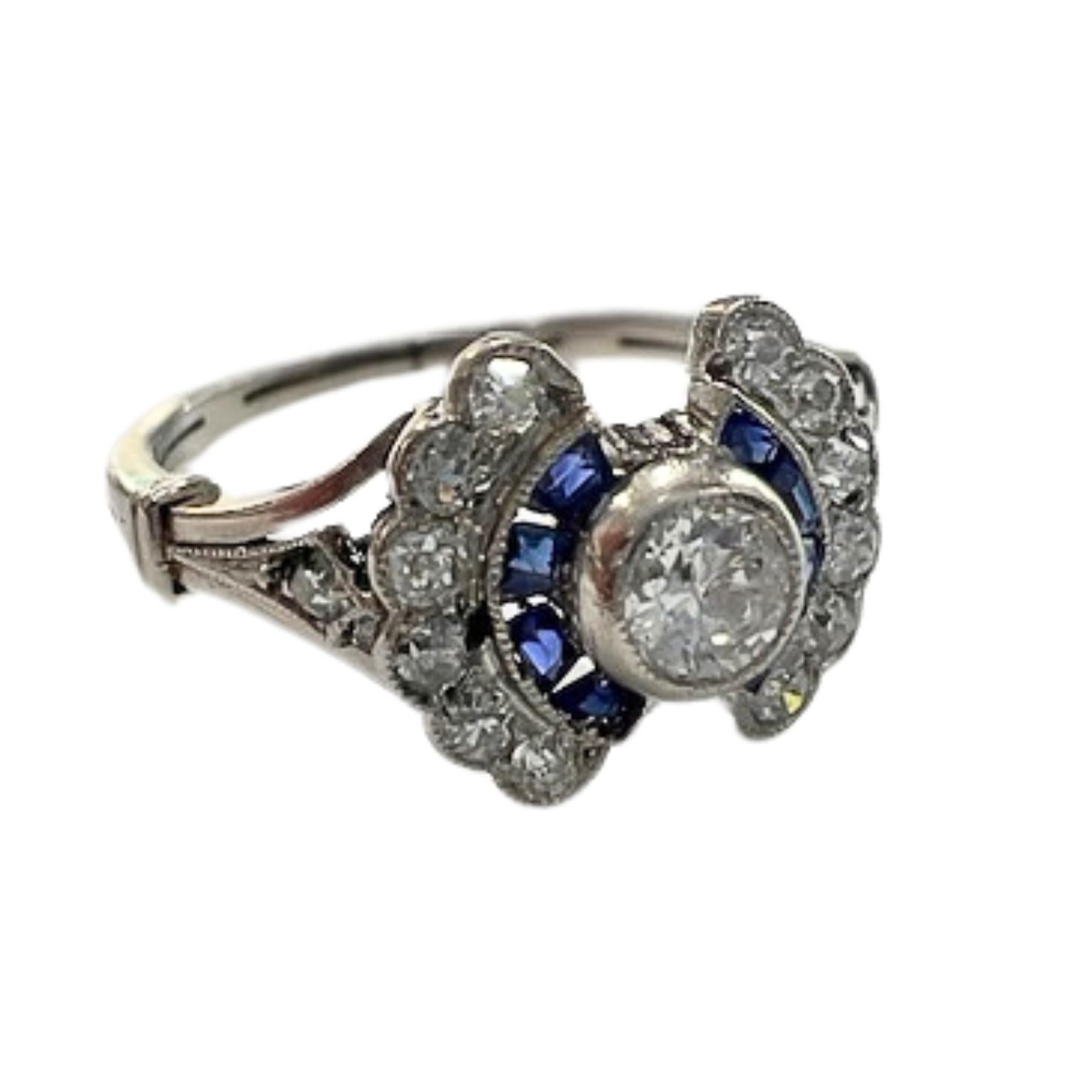 Art Deco 1930-1935 with Diamonds and Sapphires Platinum Ring In Good Condition In MADRID, ES