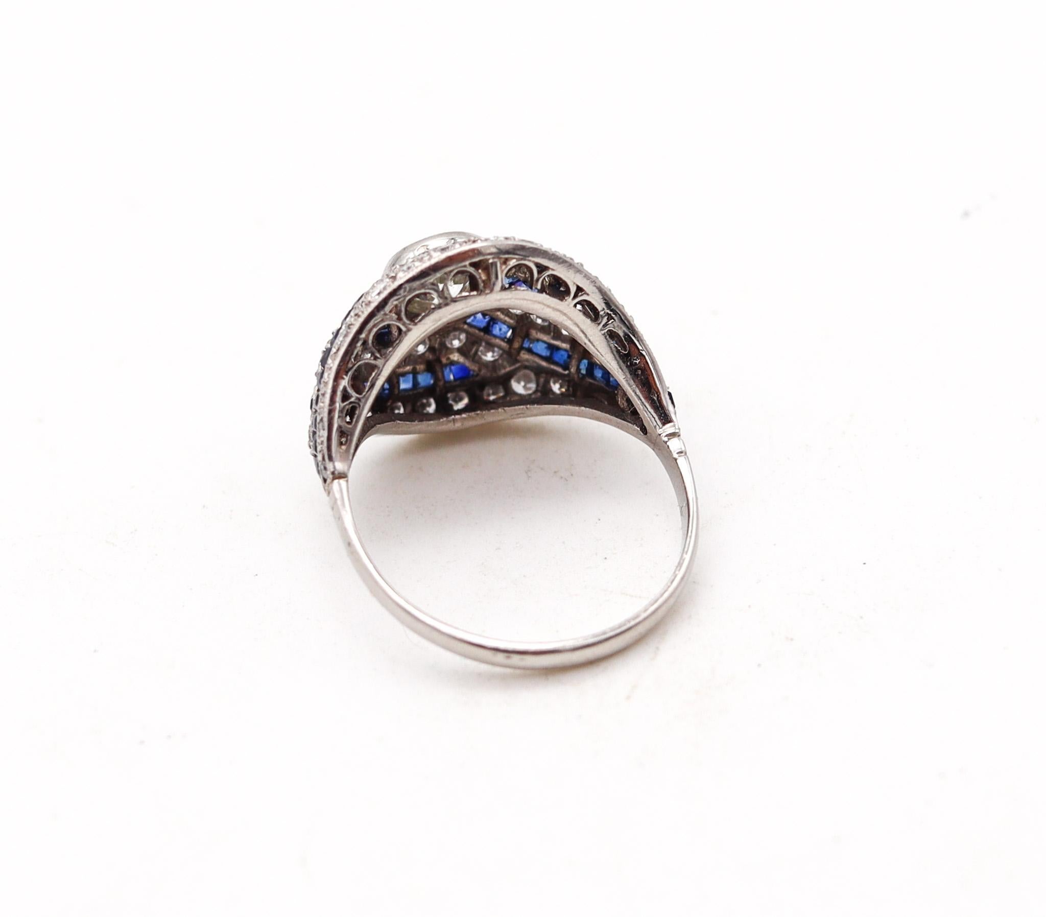Art Deco 1930 Bombe Cocktail Ring In Platinum With 2.85 Ctw Diamonds & Sapphires In Excellent Condition In Miami, FL