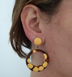 ART-DECO 1930 Pendientes colgantes de baquelita caramelo con estampado de lunares