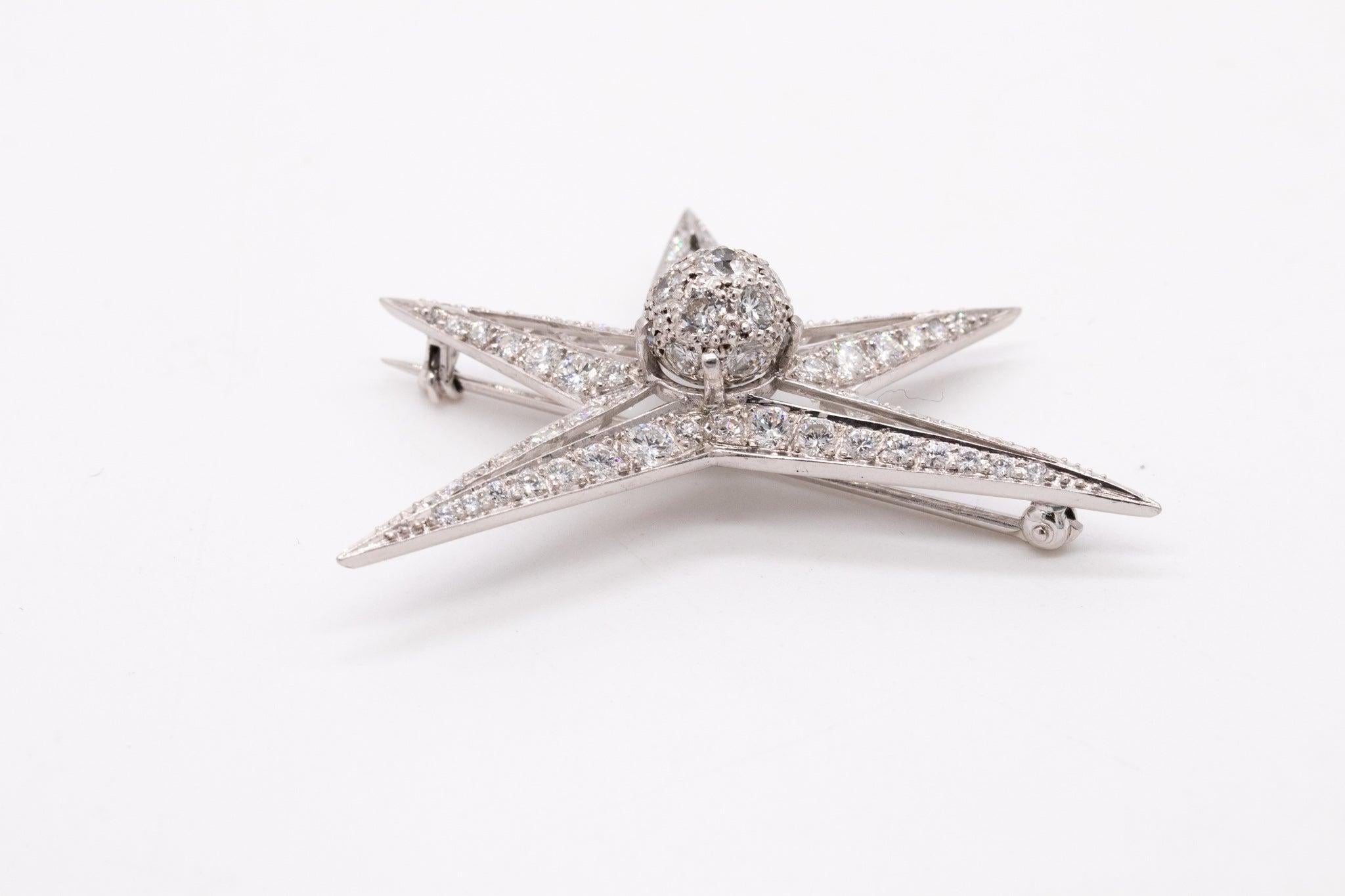 Brilliant Cut ART DECO 1930 Celestial Star Pendant Brooch In Platinum With 3.76 Ctw Diamonds For Sale