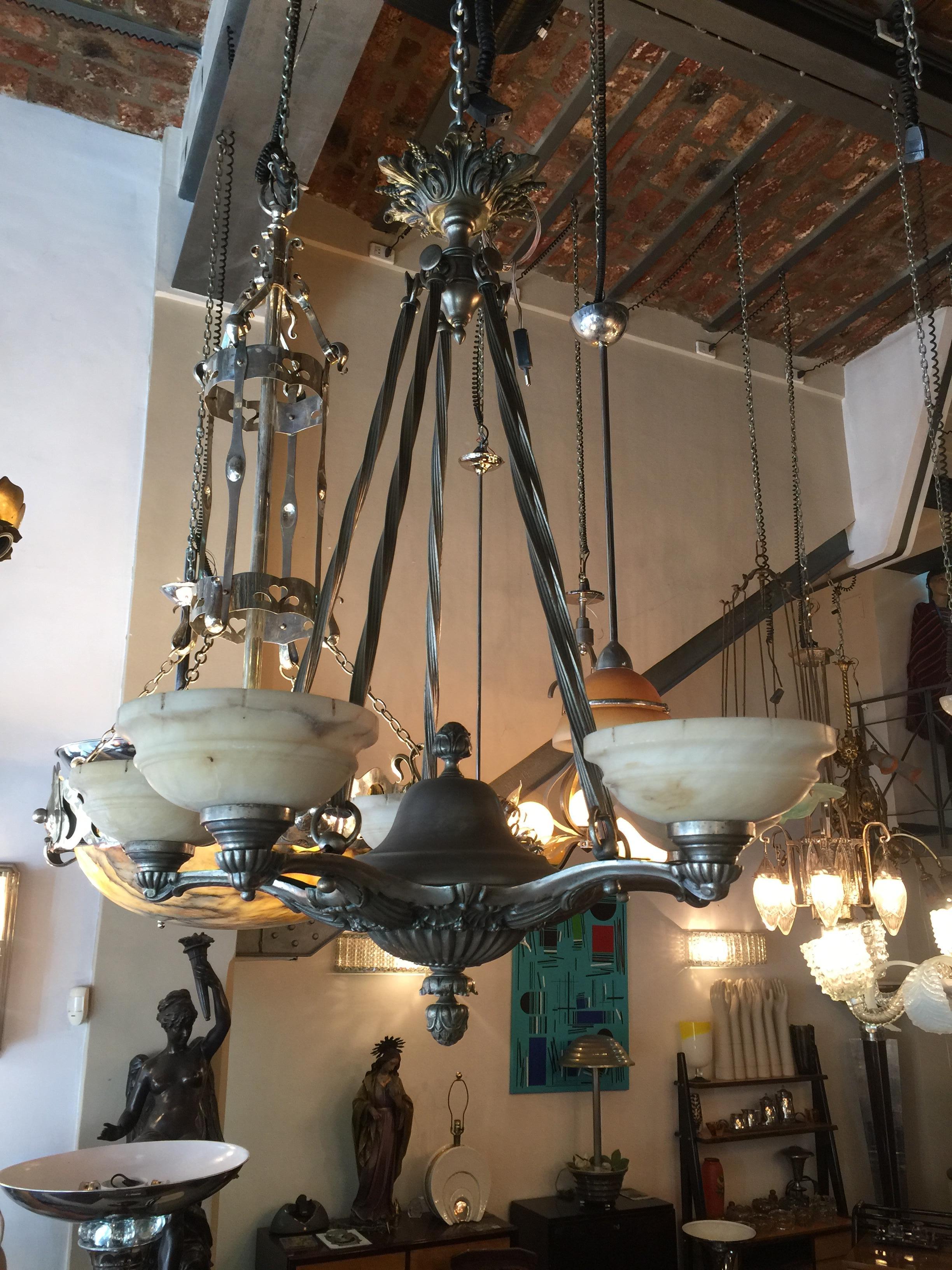 Mid-20th Century Art Deco 1930 Chandelier in Silver Plated Bronze and Alabaster For Sale