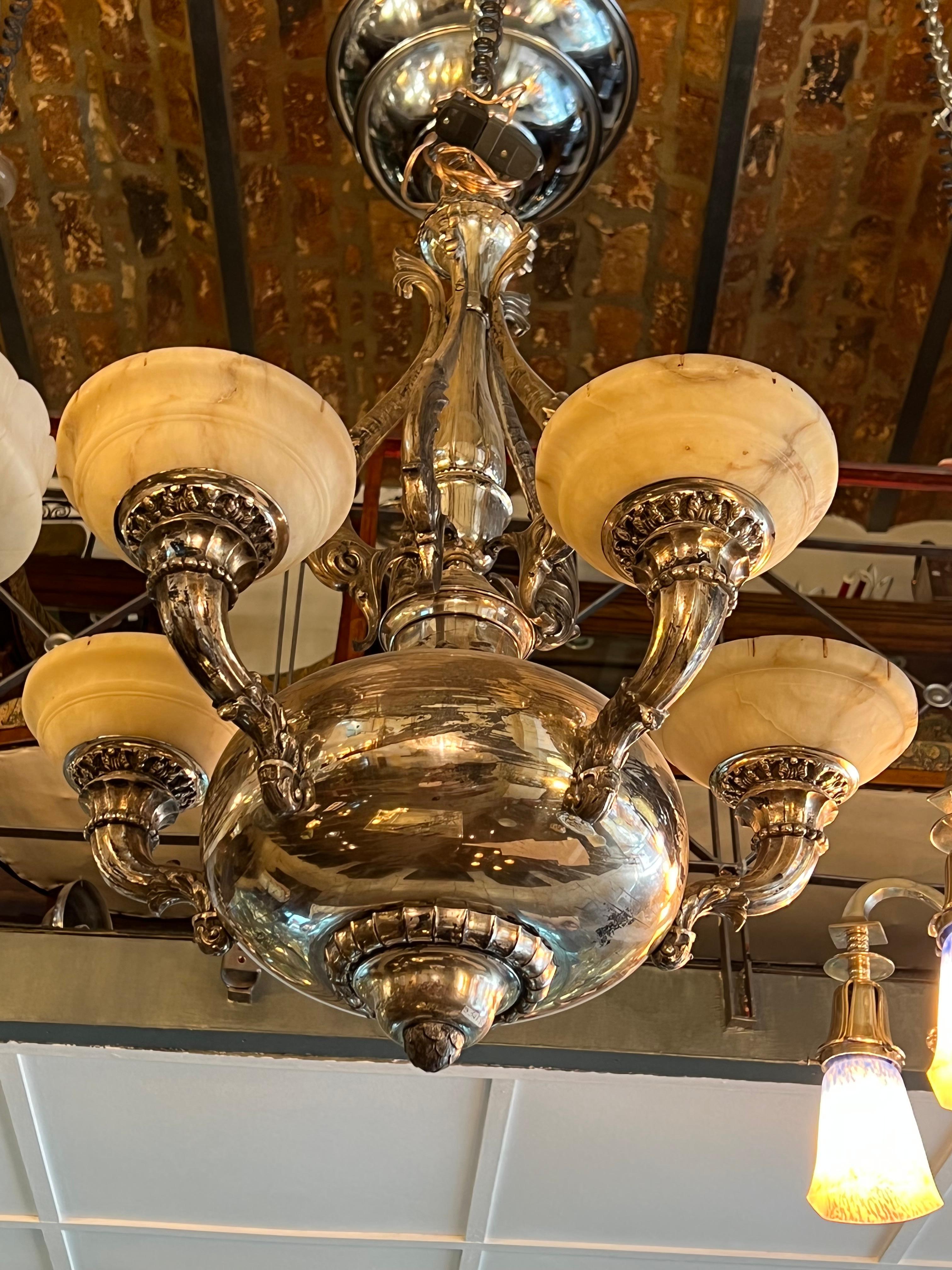 Art Deco 1930 Chandelier in Silver Plated Bronze and Alabaster For Sale 1