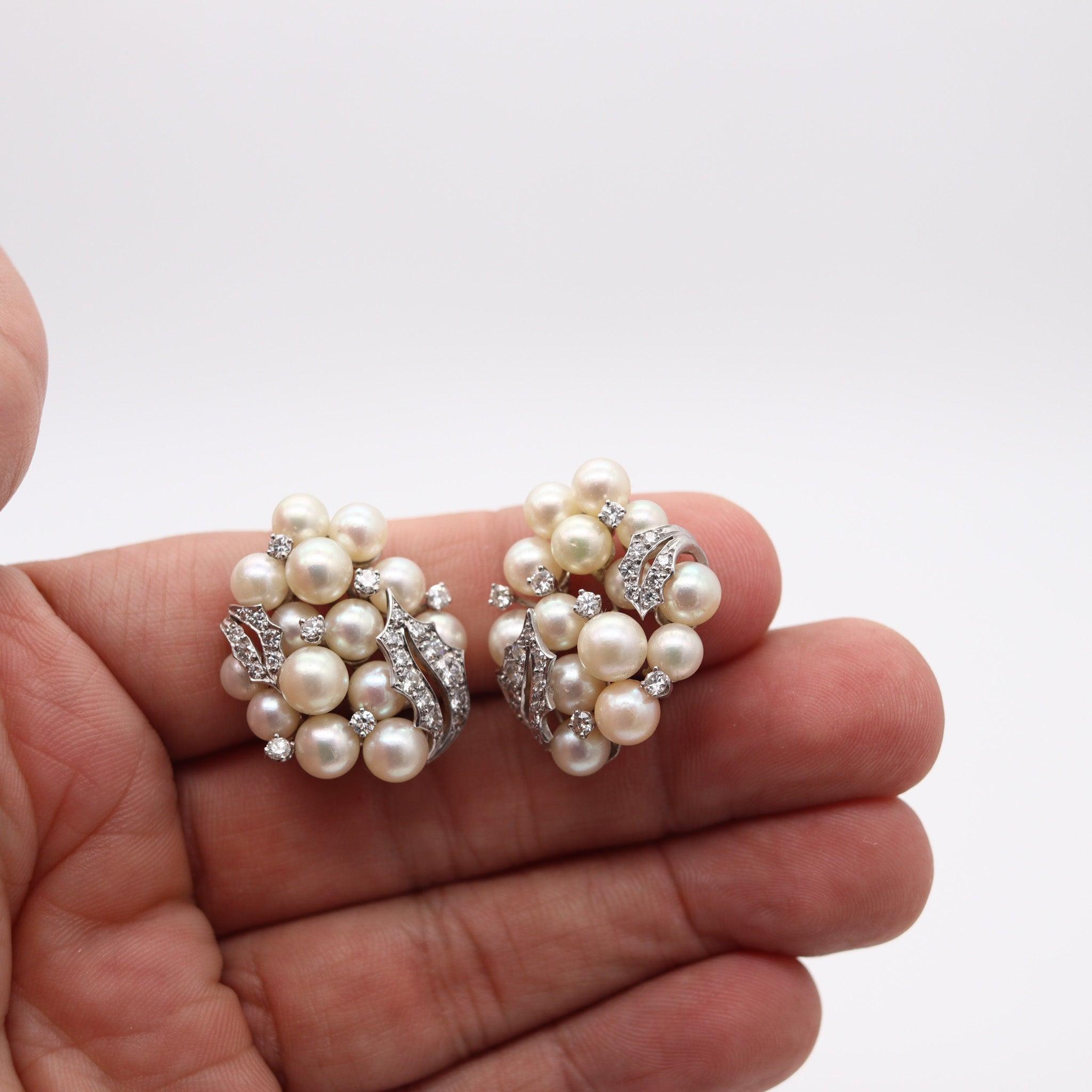 ART DECO 1930 Orecchini a clip in platino con perle e diamanti VS da 1,74 Ctw In condizioni ottime in vendita a Miami, FL