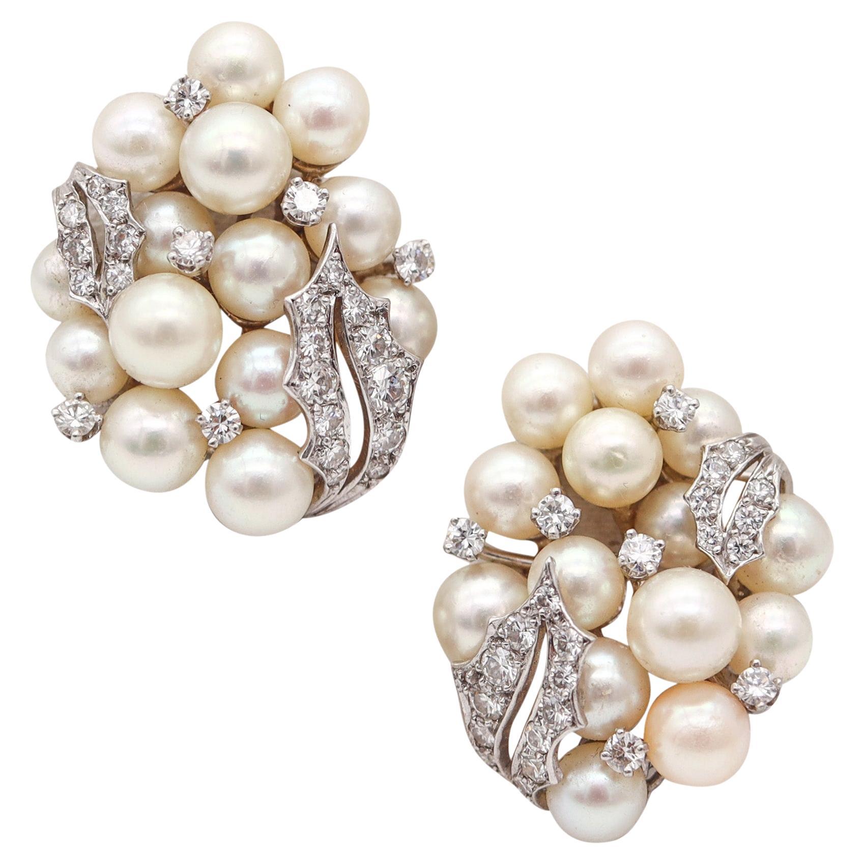 ART DECO 1930 Clips-On Earrings In Platinum With Pearls And 1.74 Ctw VS Diamonds