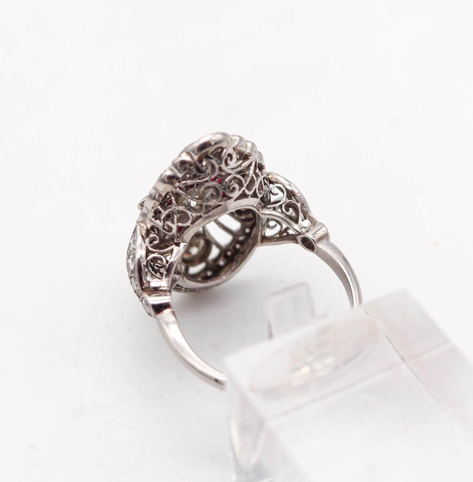Art Deco 1930 Cocktail Ring In Platinum With 2.92 Ctw In Diamonds And Rubies In Excellent Condition For Sale In Miami, FL