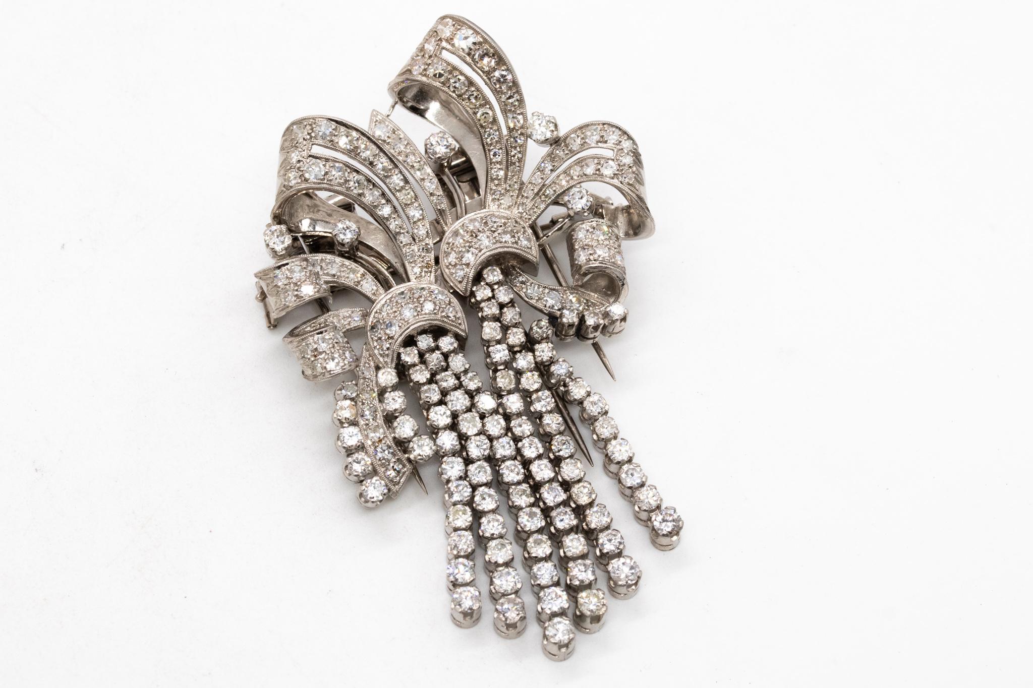 Art Deco 1930 Convertible Clips Brooch in Platinum with 13.26 Ctw of VS Diamonds 6