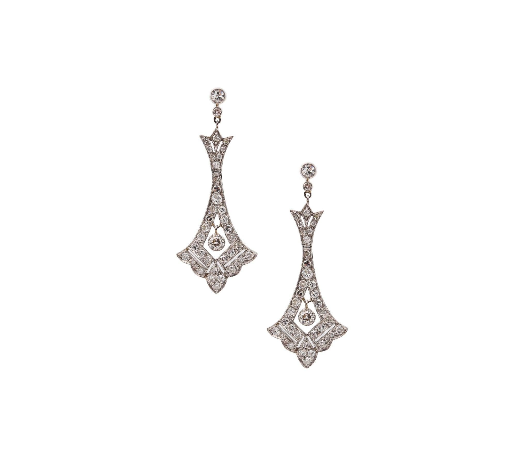 Old European Cut ART DECO 1930 Dangle Drops Earrings In Platinum With 3.26 Ctw In Euro Diamonds