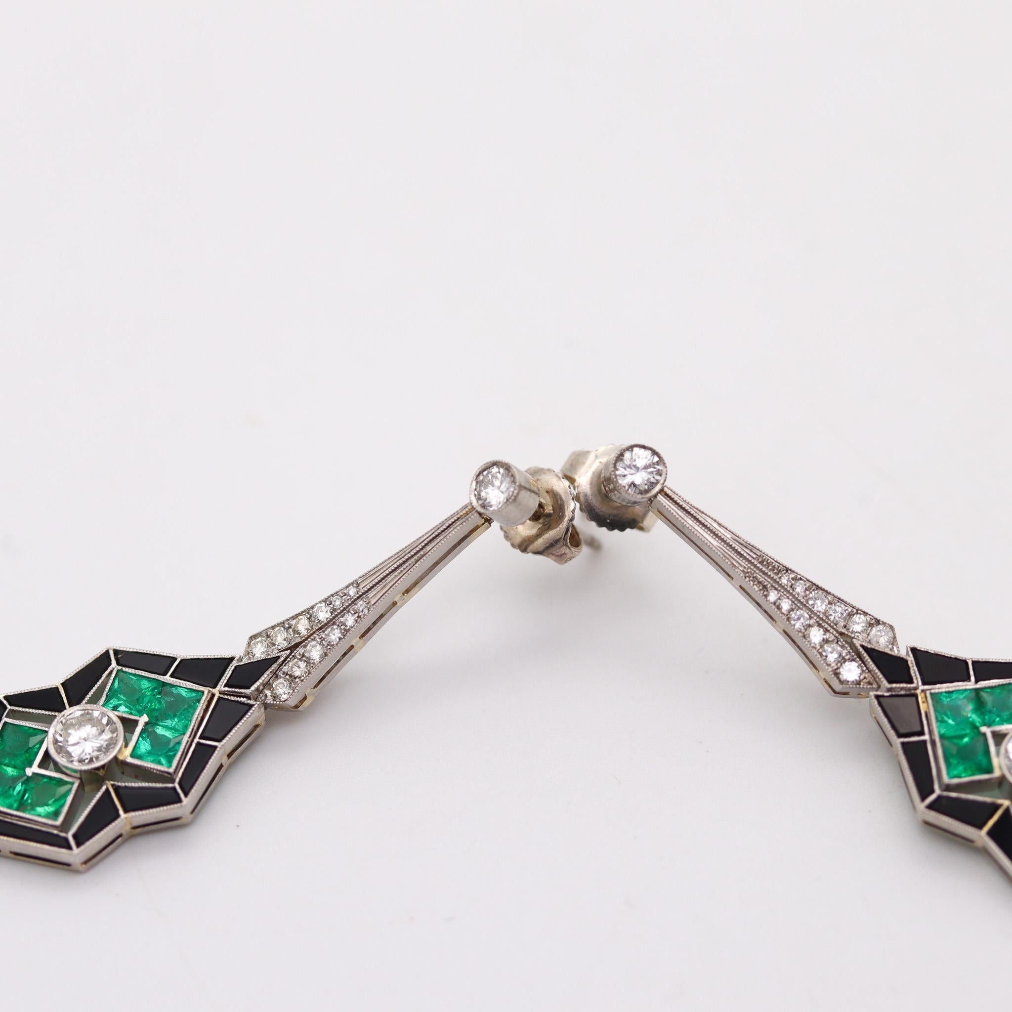 Art Deco 1930 Dangle Earrings In Platinum With 10.52 Ctw In Diamonds & Emeralds For Sale 1