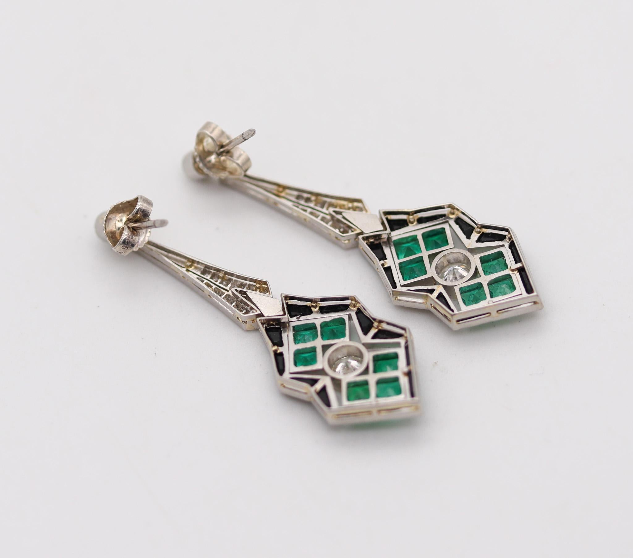 Art Deco 1930 Dangle Earrings In Platinum With 10.52 Ctw In Diamonds & Emeralds For Sale 2
