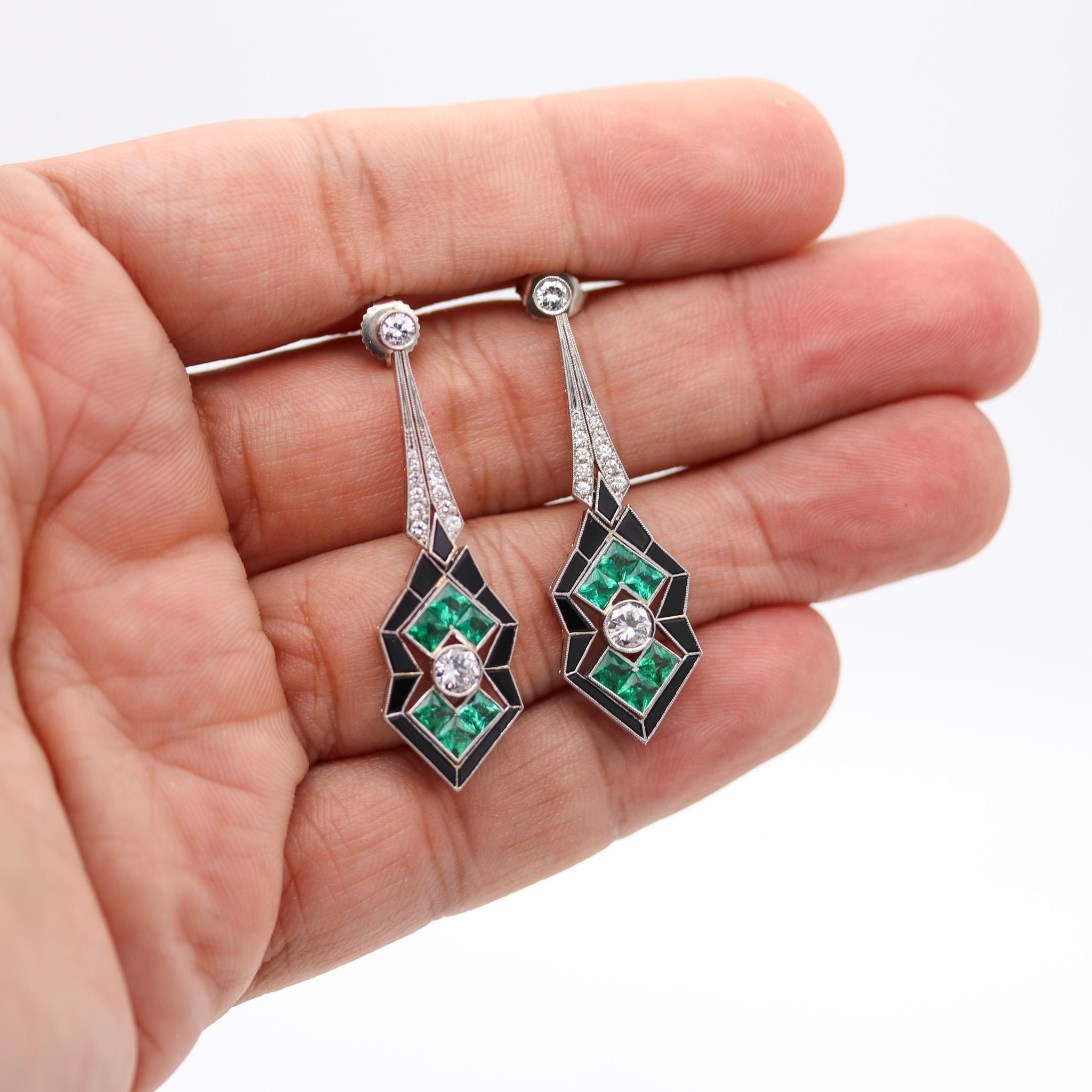 Art Deco 1930 Dangle Earrings In Platinum With 10.52 Ctw In Diamonds & Emeralds For Sale 3