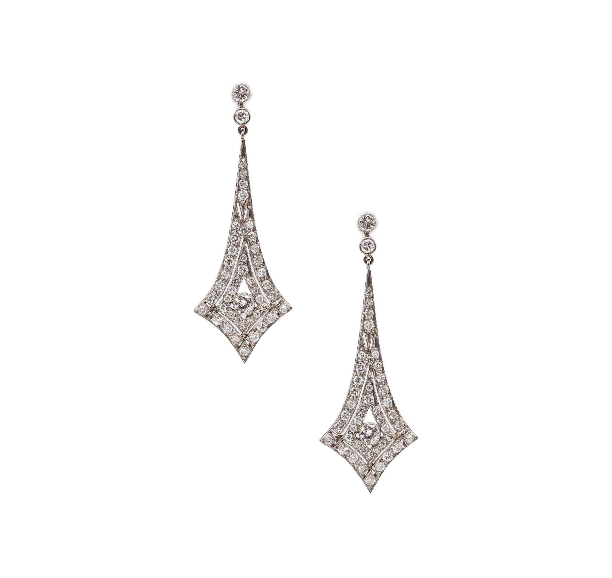 ART DECO 1930 Dangle Earrings In Platinum With 5.78 Ctw In European Diamonds 1