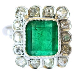 Art Deco 1930 Diamond and Emerald 18K Gold Ring