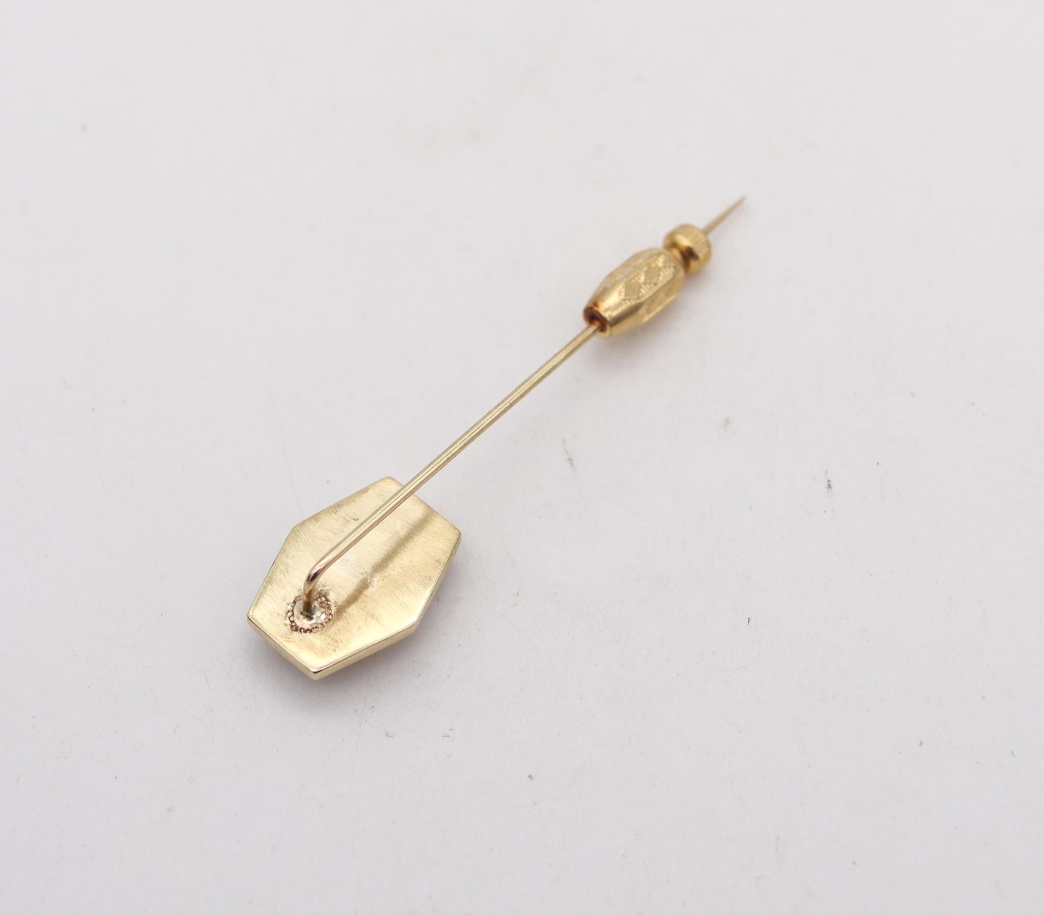 Art Deco 1930 Essex Glass Stick Pin Of A Clarinet Musician In 14Kt Yellow Gold In Excellent Condition In Miami, FL