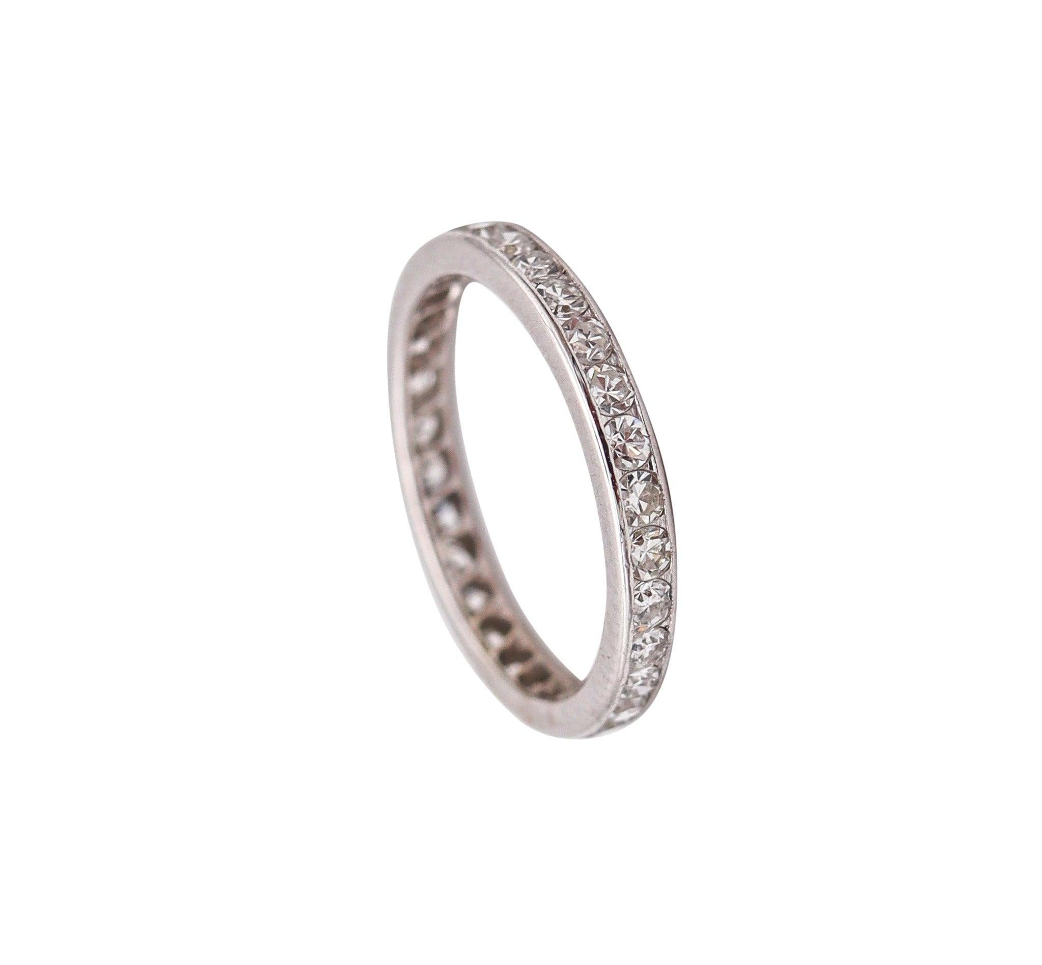 ART DECO 1930 Eternity Band Ring In Platinum With European White Diamonds In Excellent Condition For Sale In Miami, FL