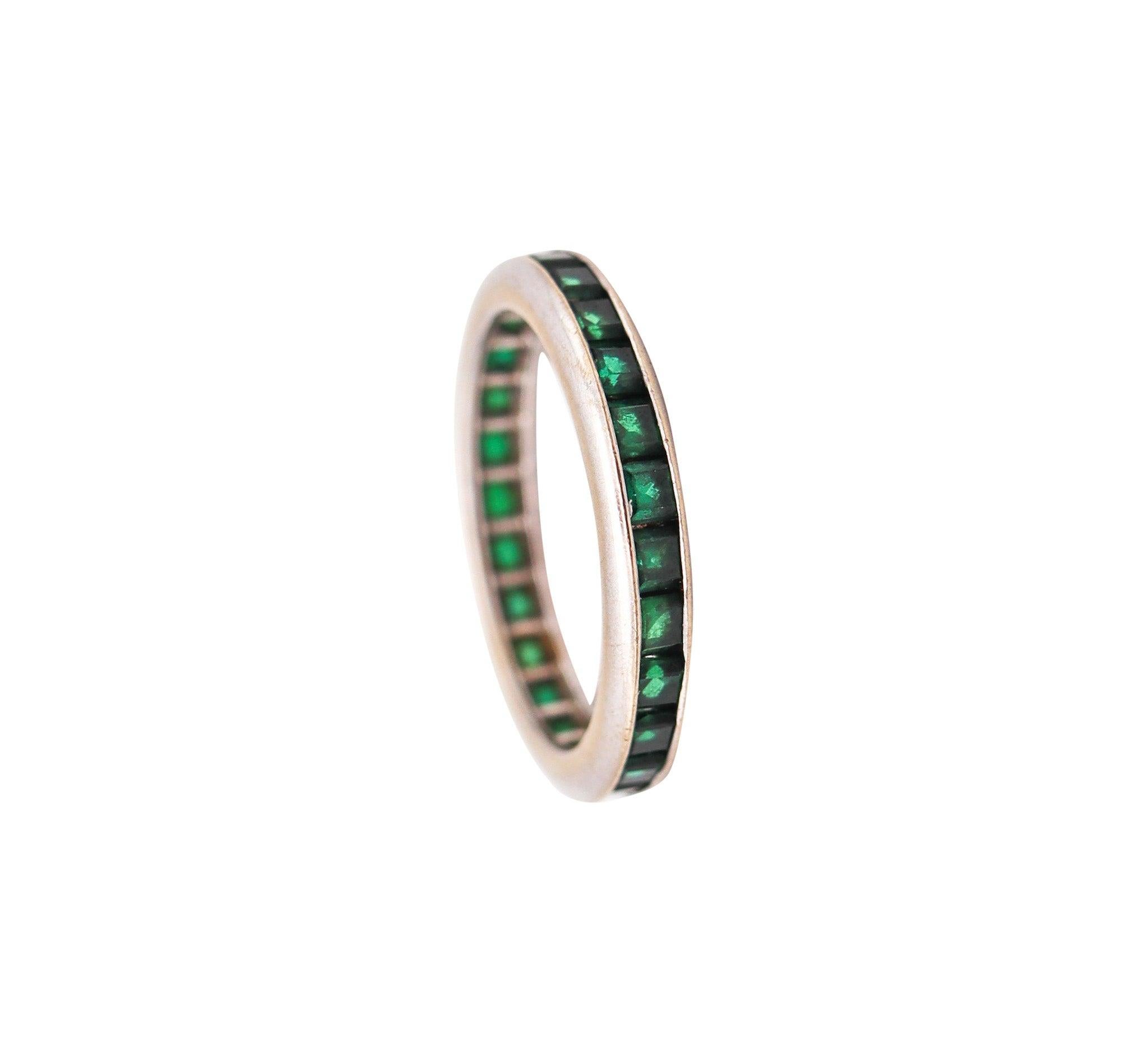 Art Deco ART DECO 1930 Eternity Ring Band In 14Kt White Gold With Vivid Green Emeralds