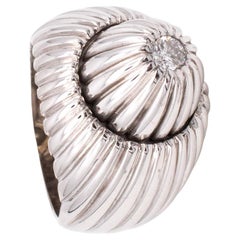 Art Deco 1930 European Fluted Ring in 18kt White Gold with One Vs Round Diamond