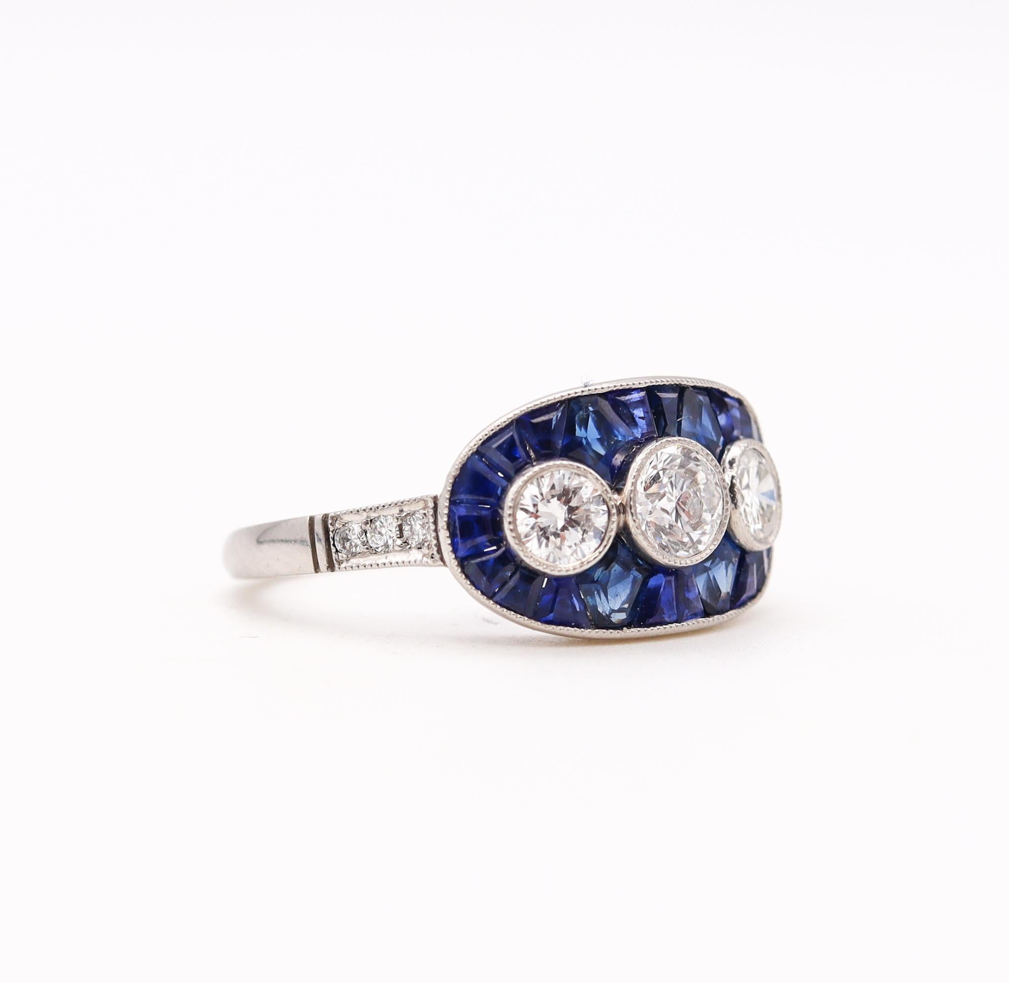 Art Deco 1930 Edelsteinbesetzter Ring aus Platin mit 3,06 Karat Diamanten und Saphiren im Angebot 1