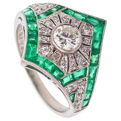ART DECO 1930 Geometric Ring In Platinum With 2.67 Ctw In Diamonds And Emeralds