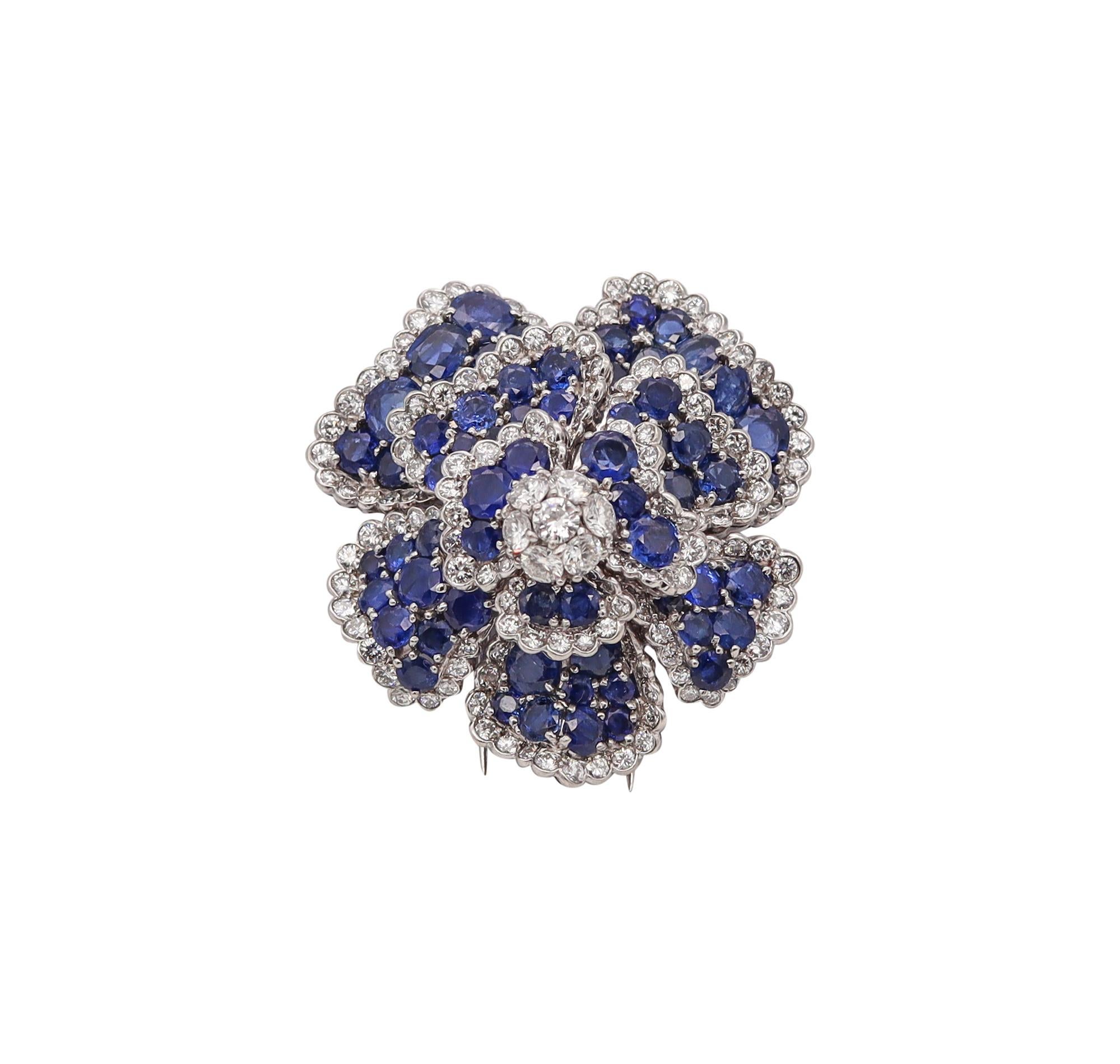 Brilliant Cut Art Deco 1930 Gia Certified Brooch Platinum with 27.85 Ctw Diamonds & Sapphires