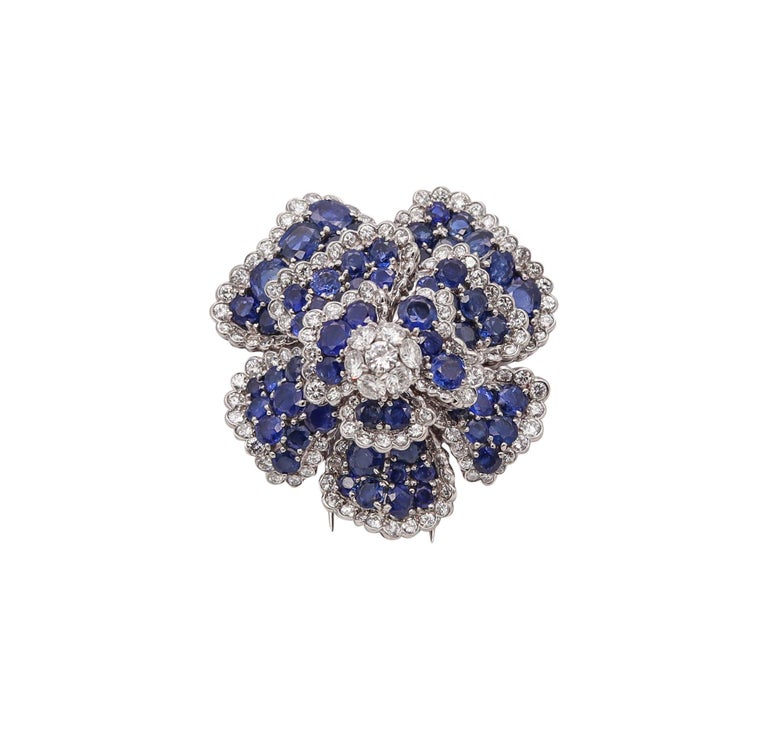 Brilliant Cut Art Deco 1930 Gia Certified Brooch Platinum with 27.85 Ctw Diamonds & Sapphires For Sale