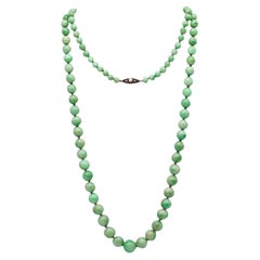 Vintage Art Deco 1930 Graduated Beads Necklace with Nephrite Jadeite Jade and 18kt Gold